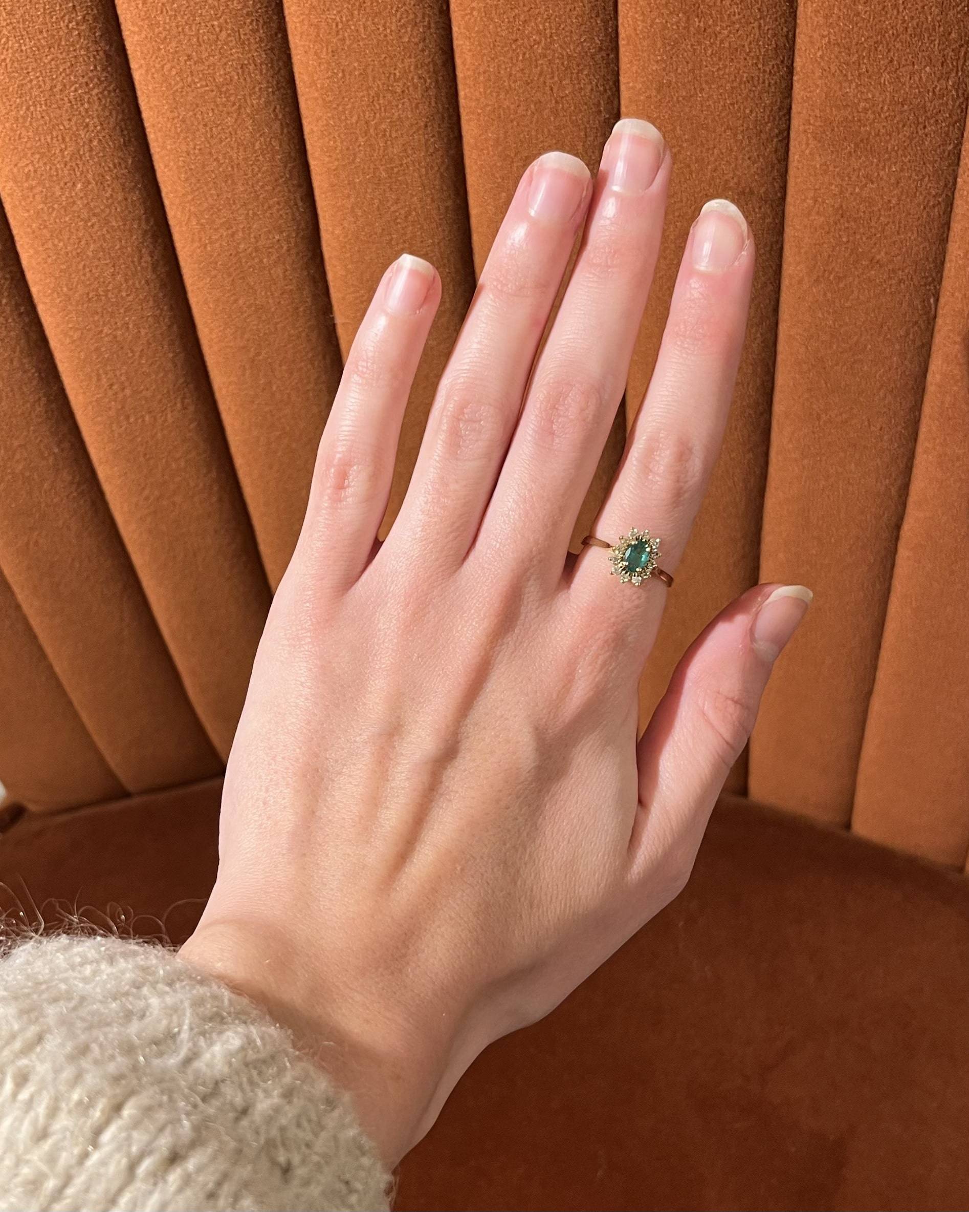 Anillo "Lisalie" con margaritas de esmeralda y diamantes