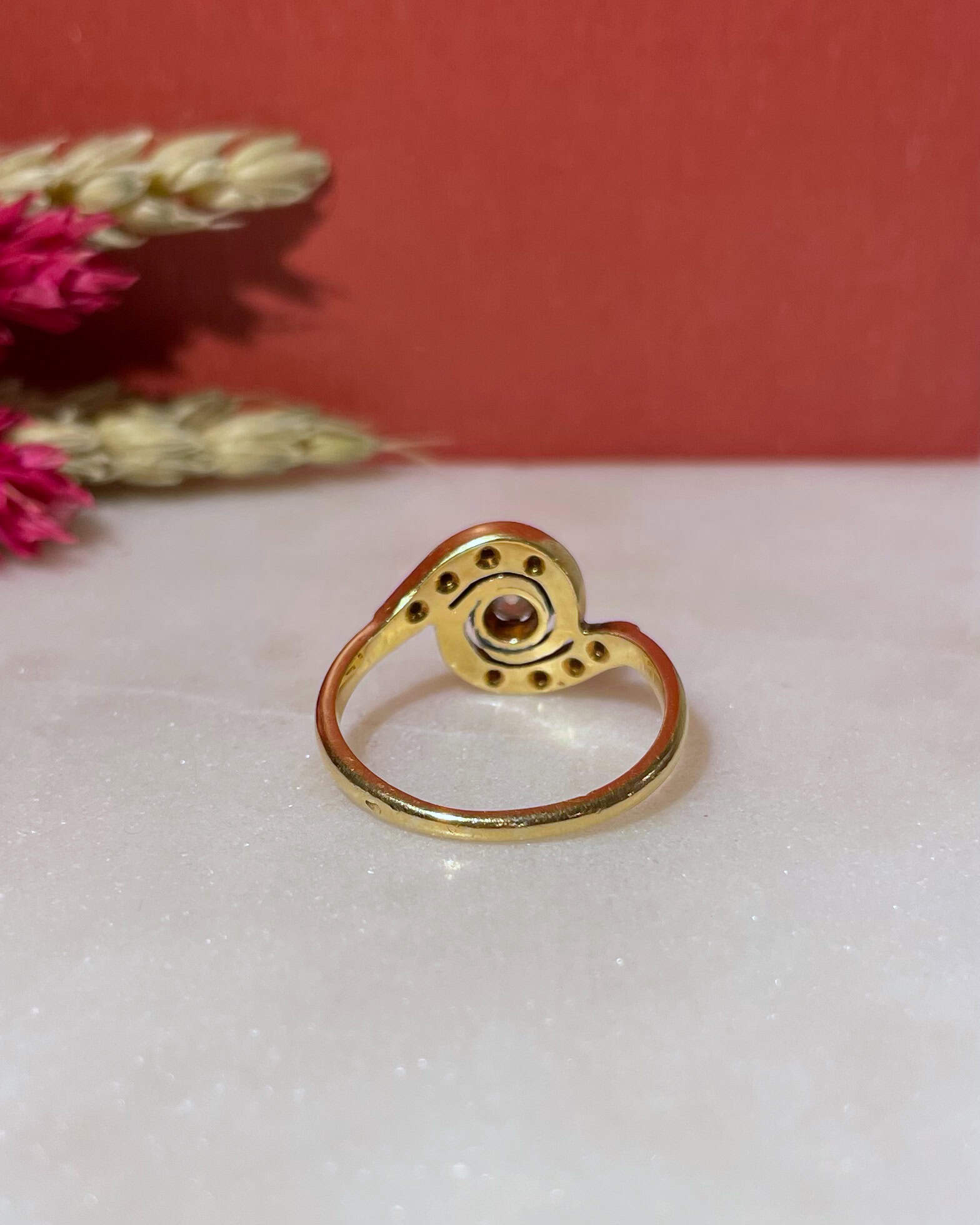 Bague Tourbillon Art-déco 9 Diamants "Mary" - Elliade Paris