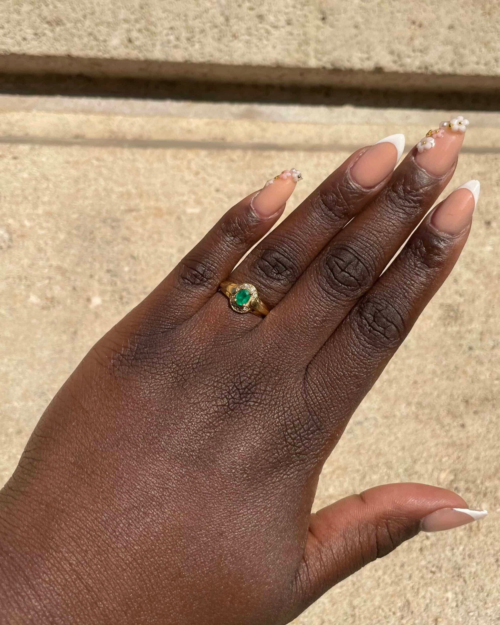 Bague Style Art-Déco Jonc Émeraude et Diamants "Aloïse" - Elliade Paris