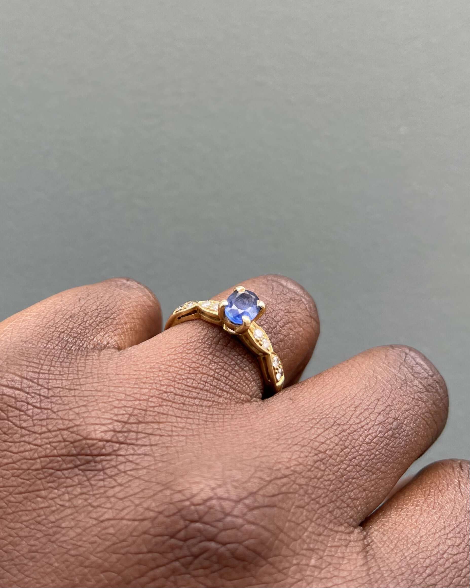 Bague Solitaire Saphir 1.10 carat & Diamants "Lorena"