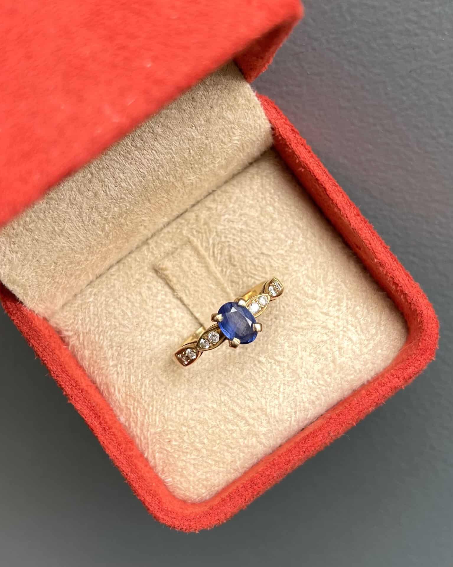 Bague Solitaire Saphir 1.10 carat & Diamants "Lorena"
