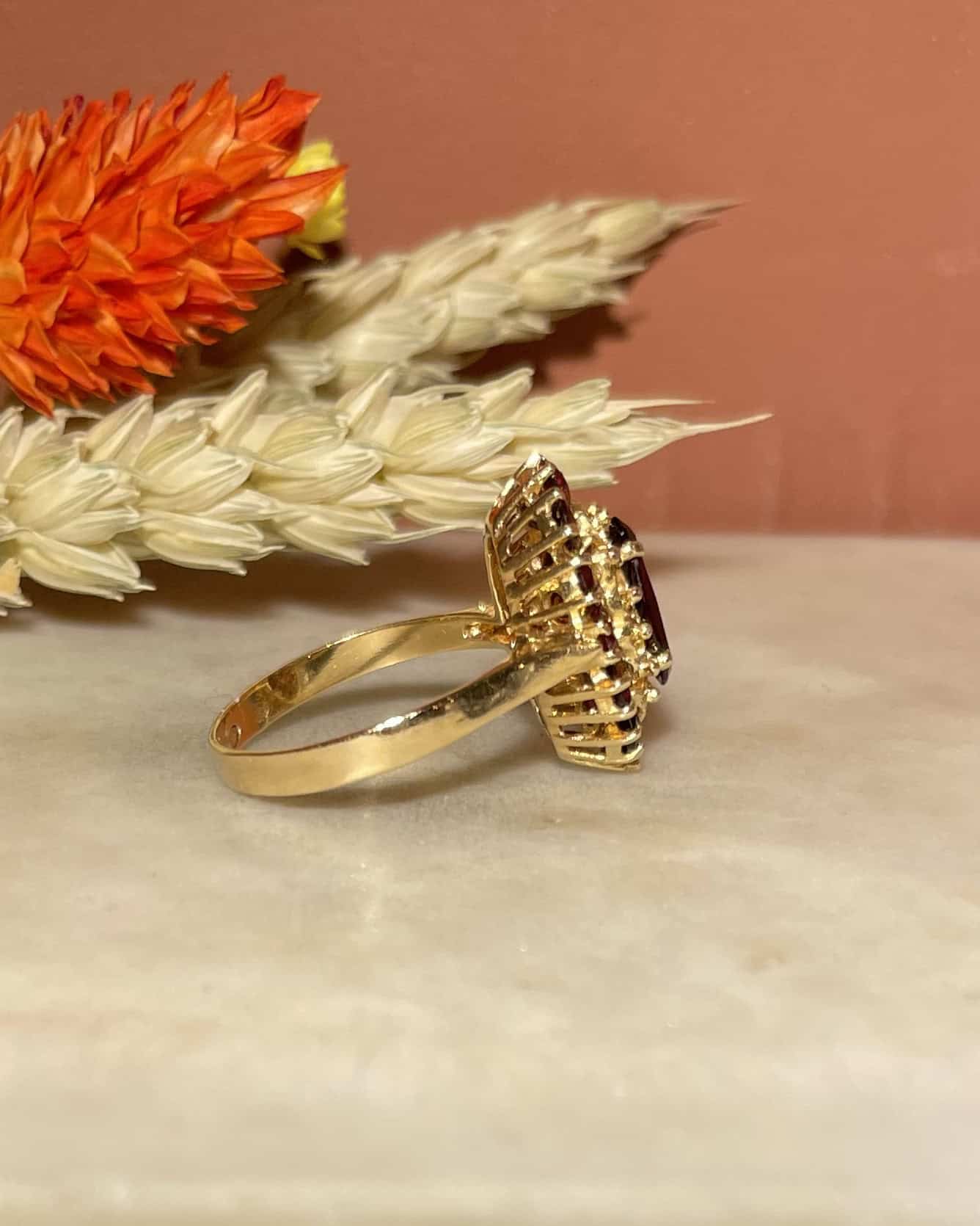 Bague Marguerite Marquise Grenats 2.11 carats "Nicole"