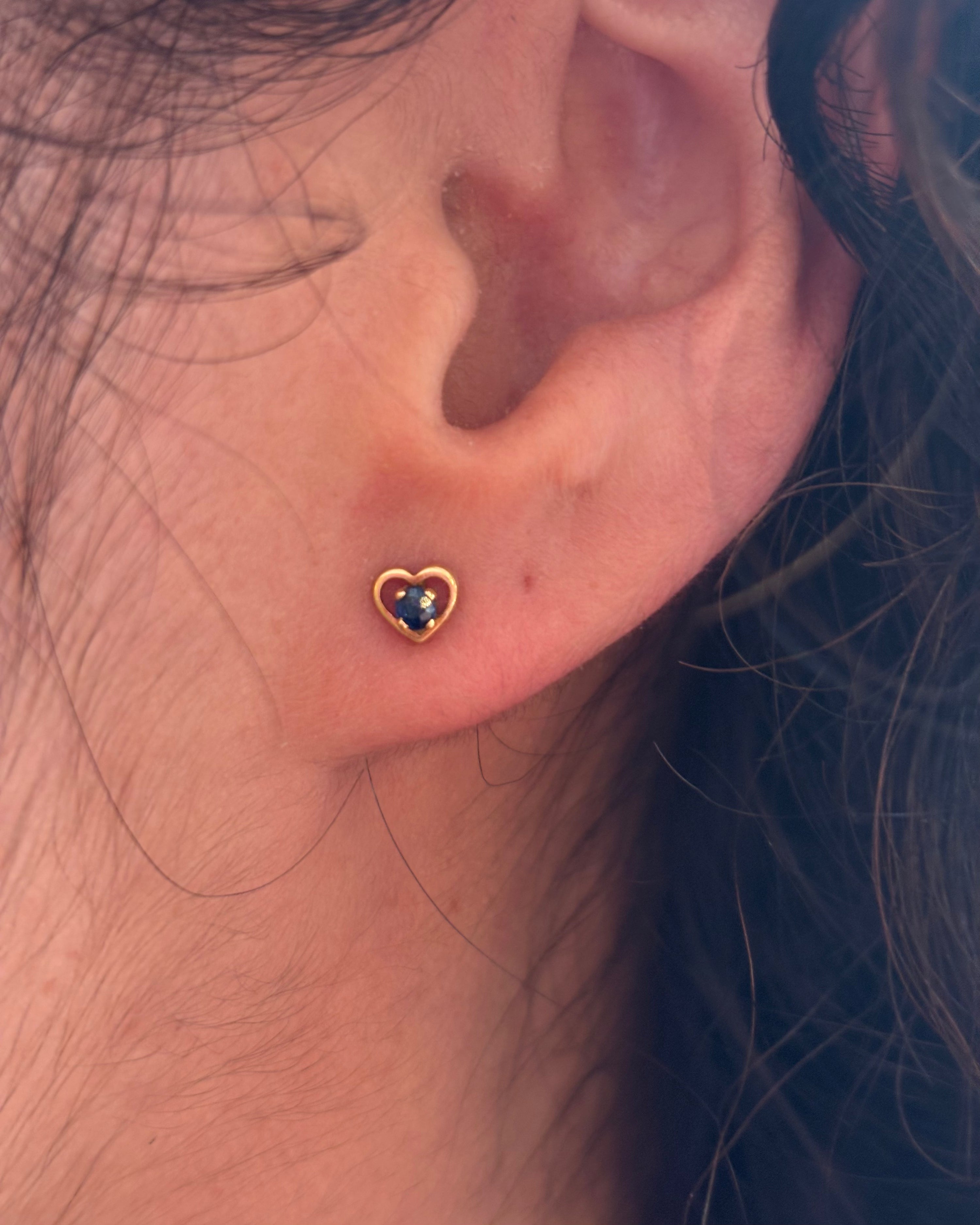 Single Loop Sapphire Stud "Christie"