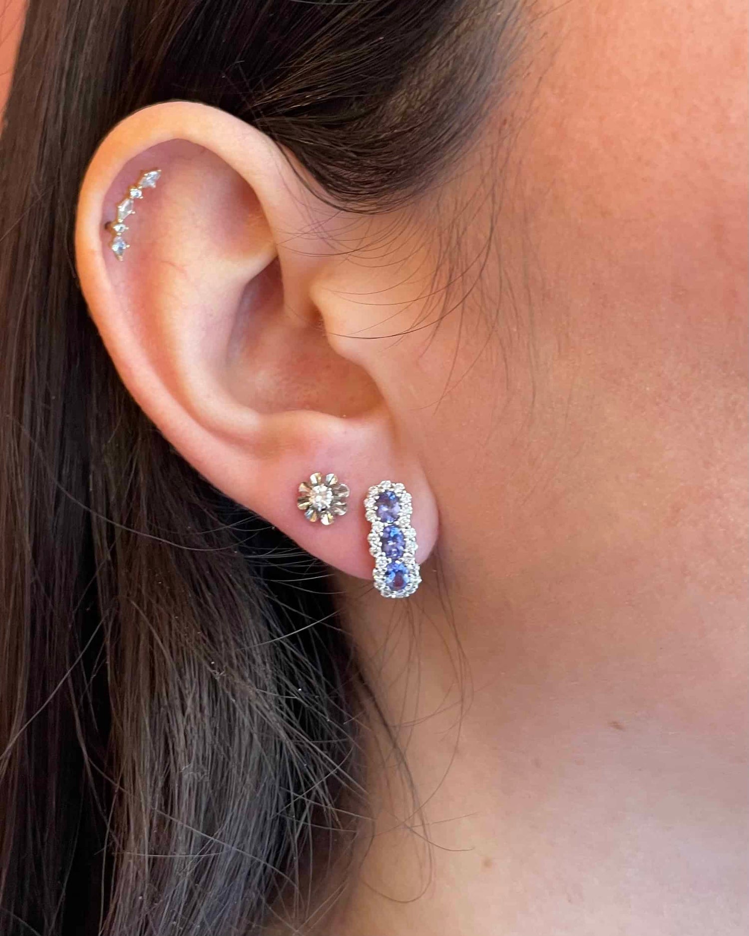 Half Hoop Earrings Tanzanites 0.90 Carat and 44 Diamonds "Félicia"