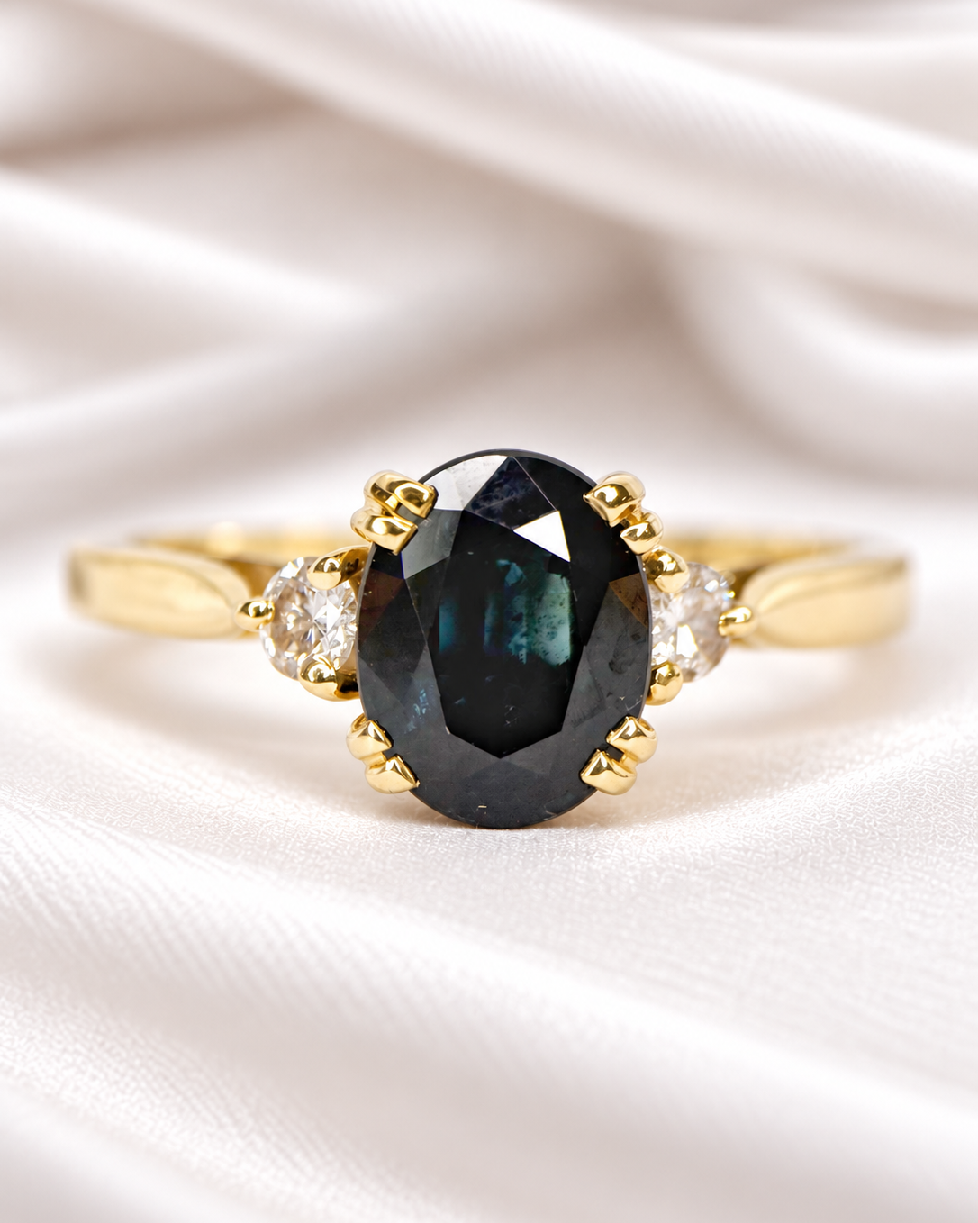 1.63-carat Sapphire and Diamond Trilogy Ring "Mireille"