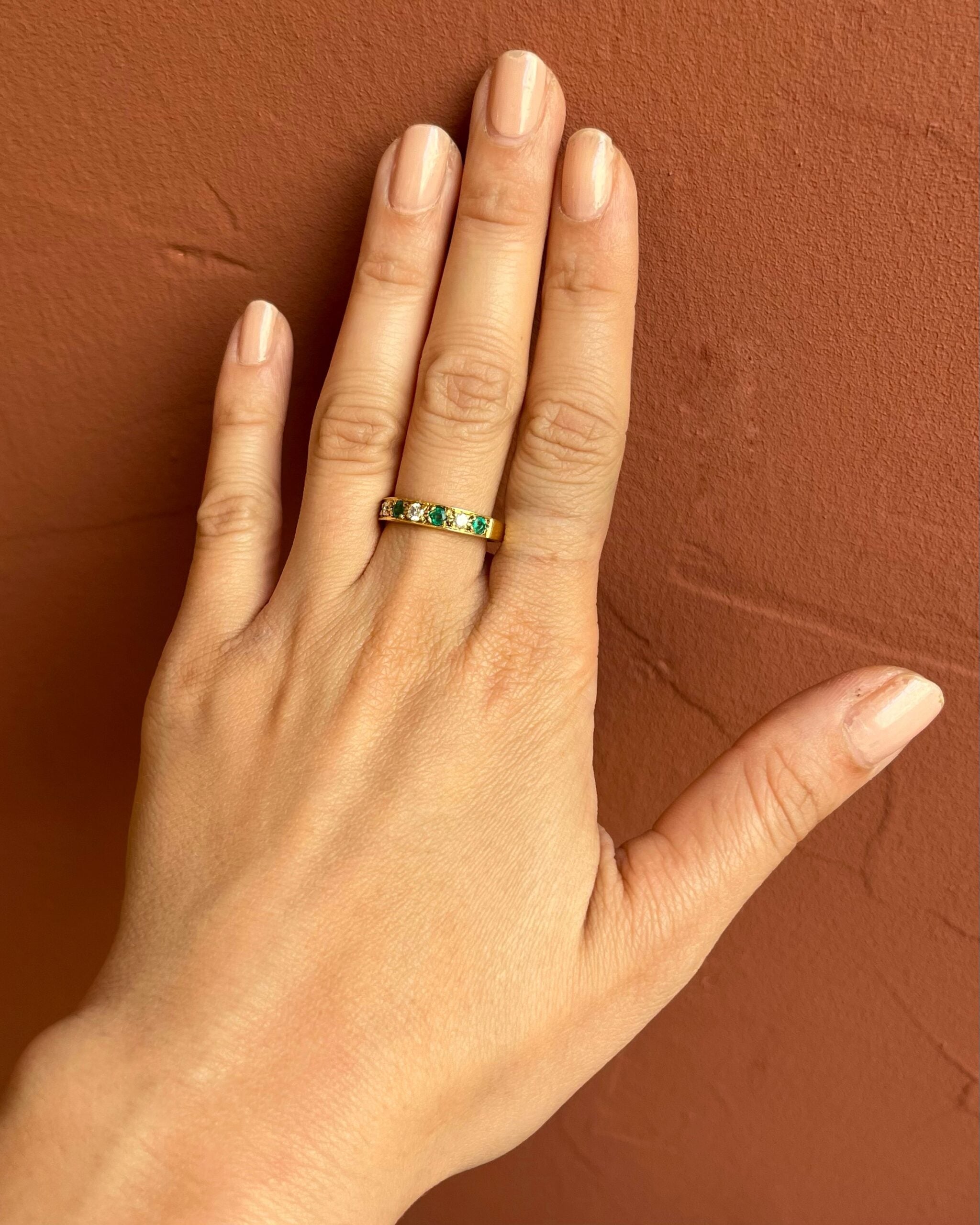 Bague rivière émeraudes & diamants "Stéphanie"