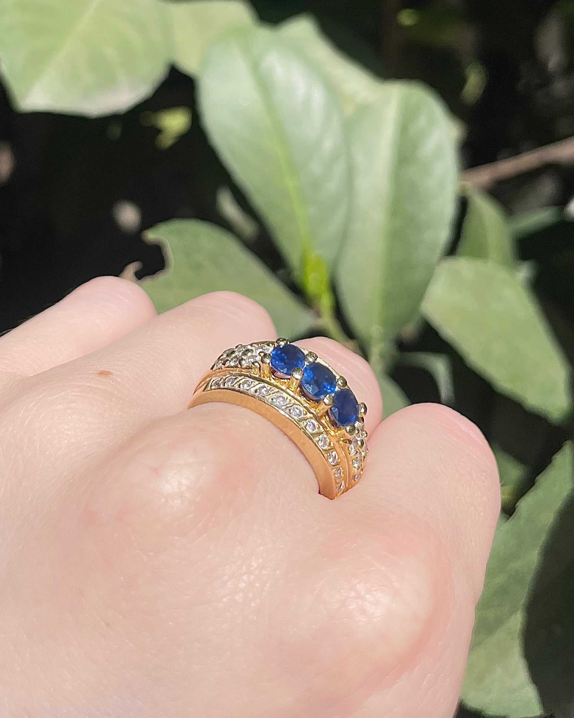 Anillo rígido zafiros 1.20 quilates y 34 diamantes "Brune"