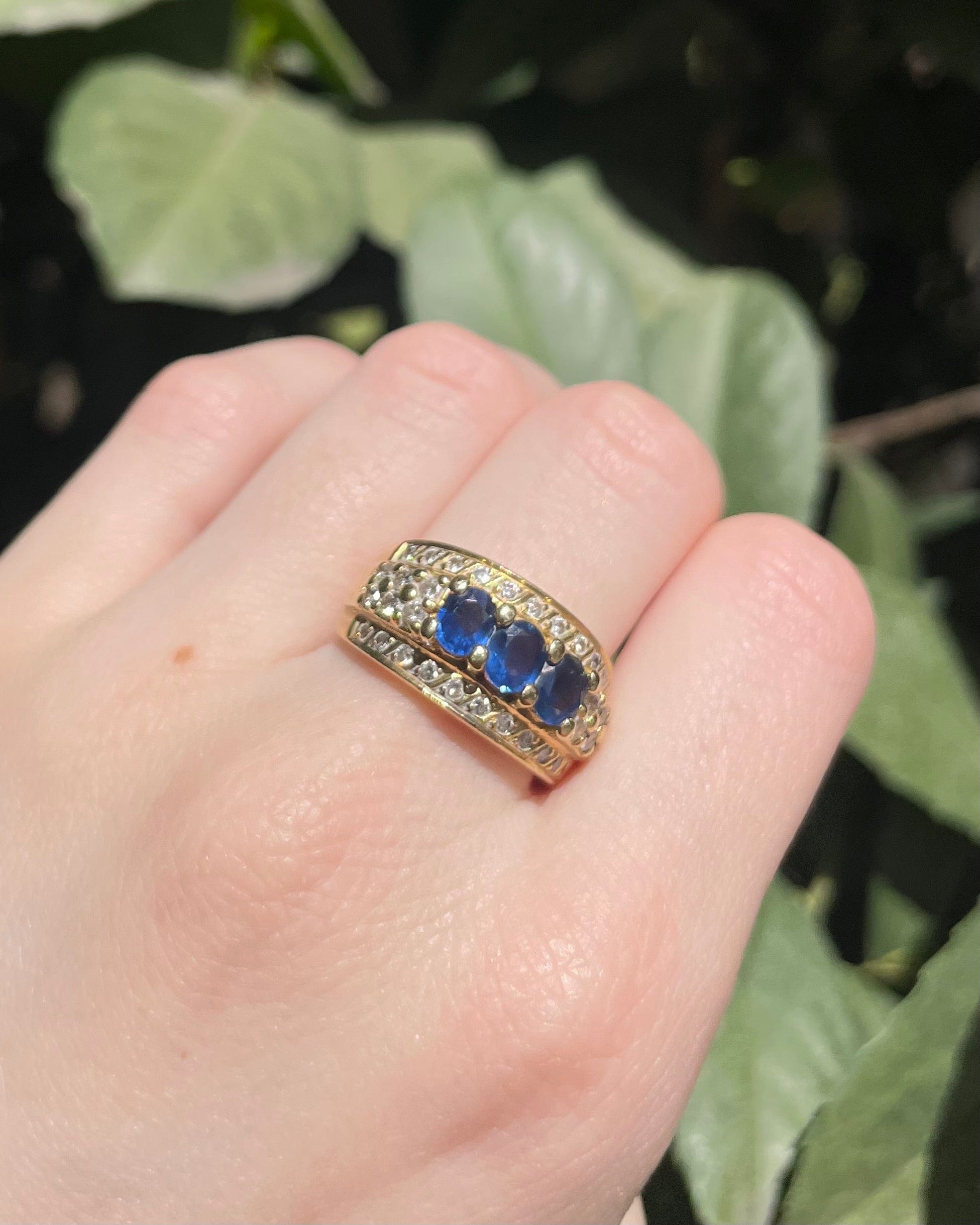 Bague Jonc saphirs 1.20 carat & 34 Diamants "Brune"