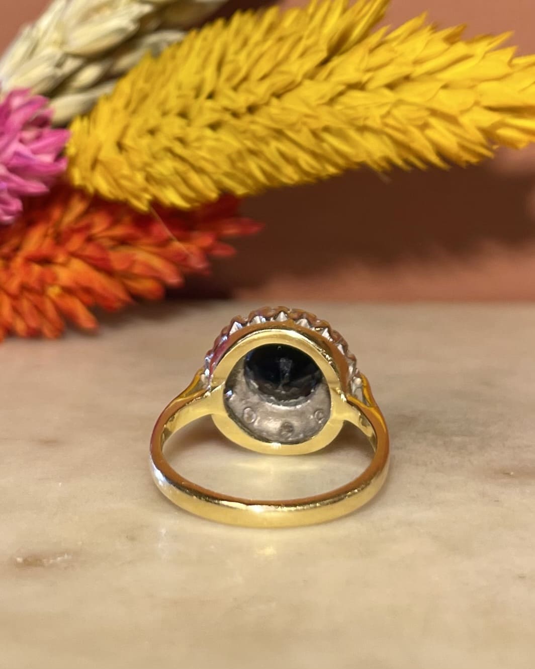 Bague Marguerite Saphir 1 carat & 10 Diamants "Beatrice"