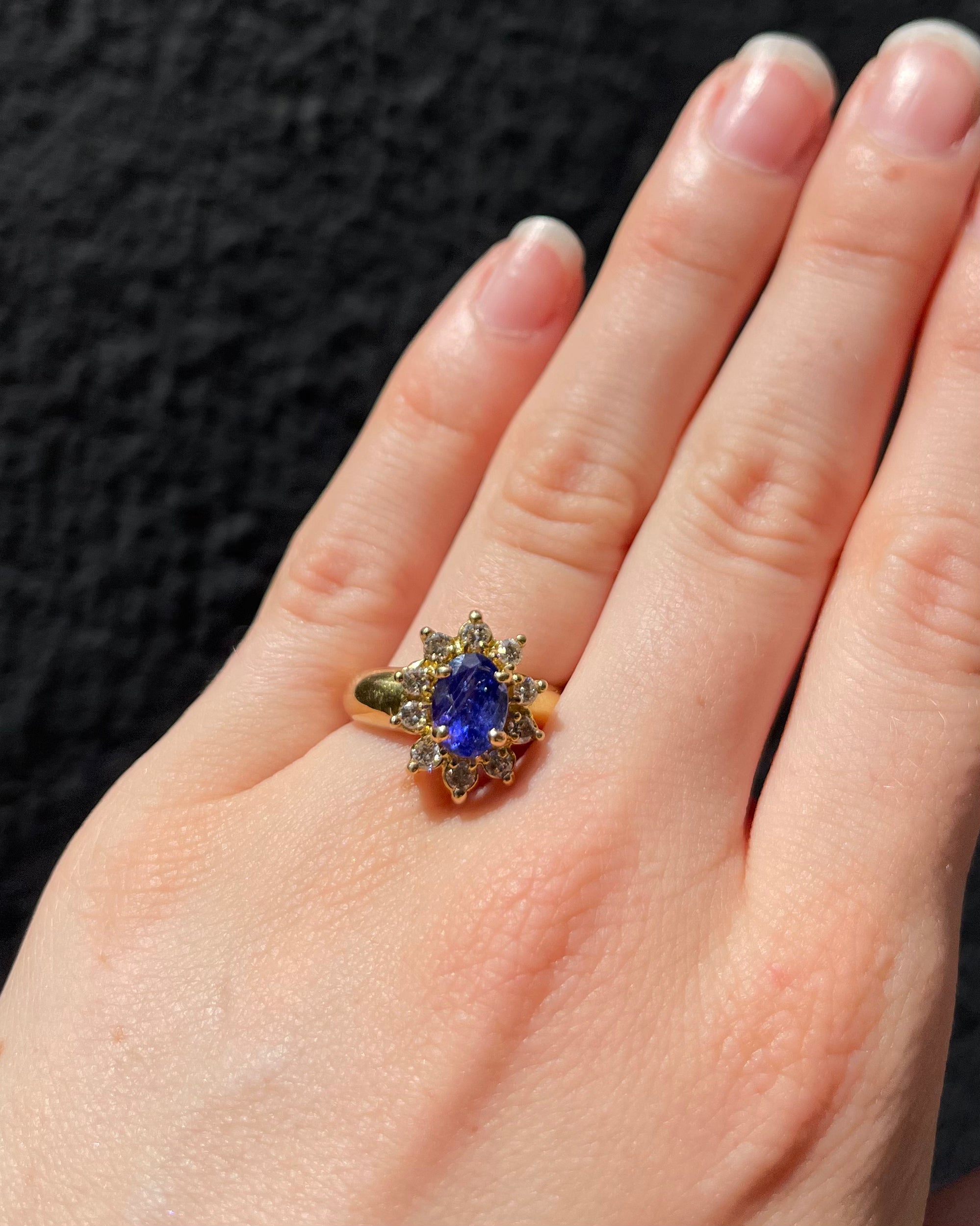 Anillo Marguerite Jonc Tanzanita 1.55 quilates y Diamantes “Garance”