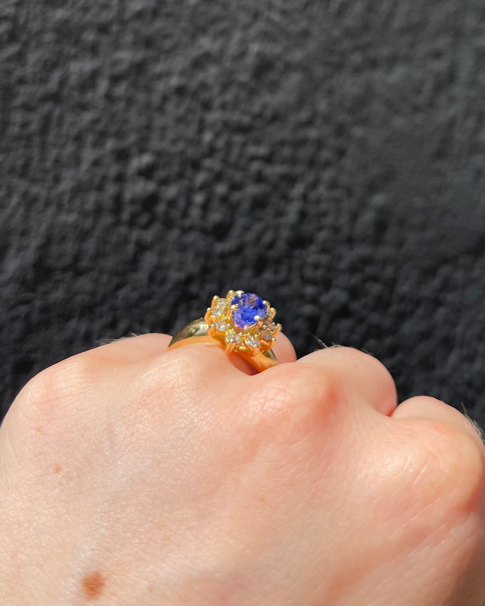 Anillo Marguerite Jonc Tanzanita 1.55 quilates y Diamantes “Garance”