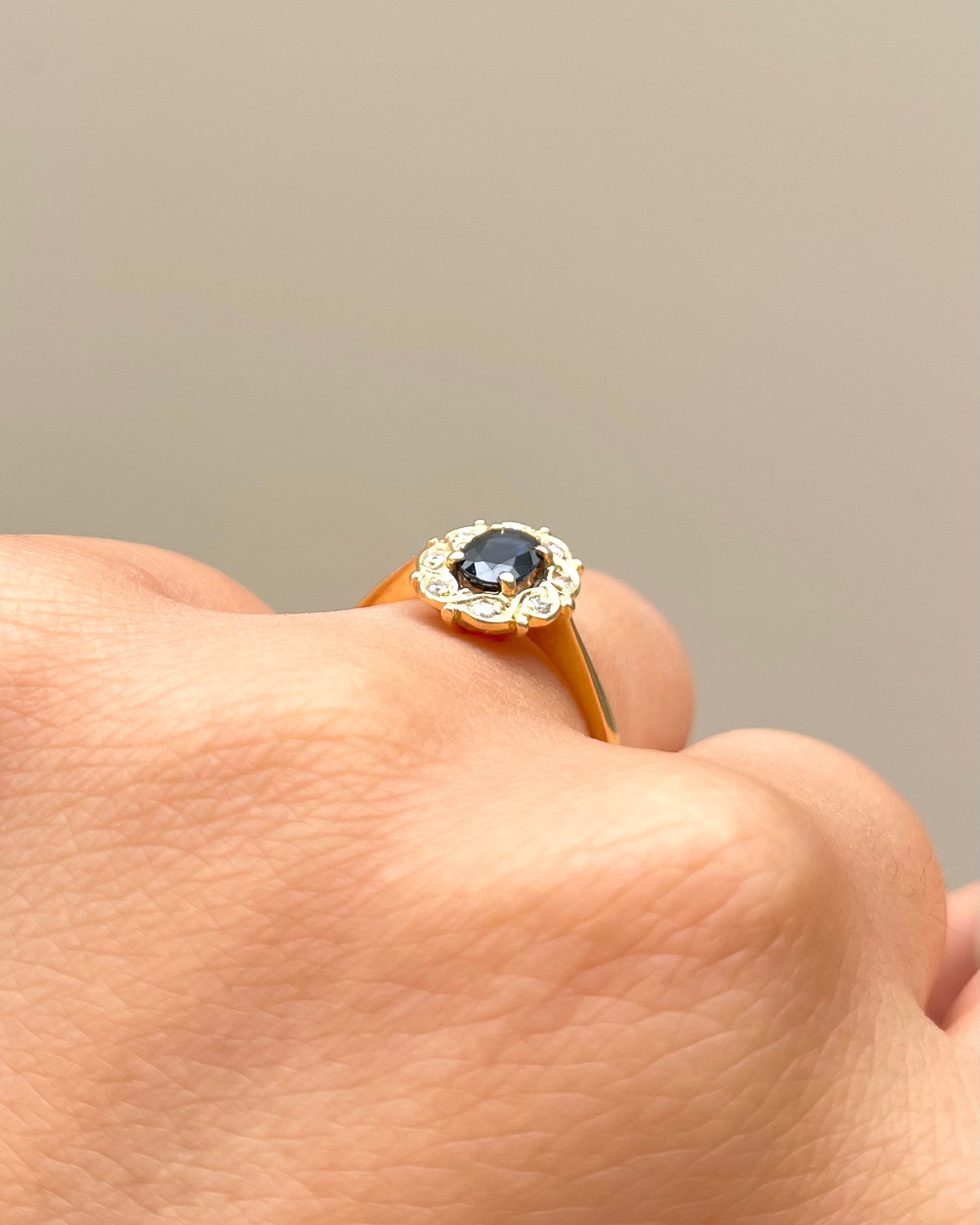 Bague Marguerite Saphir 0.50 carat & Diamants “Florie”