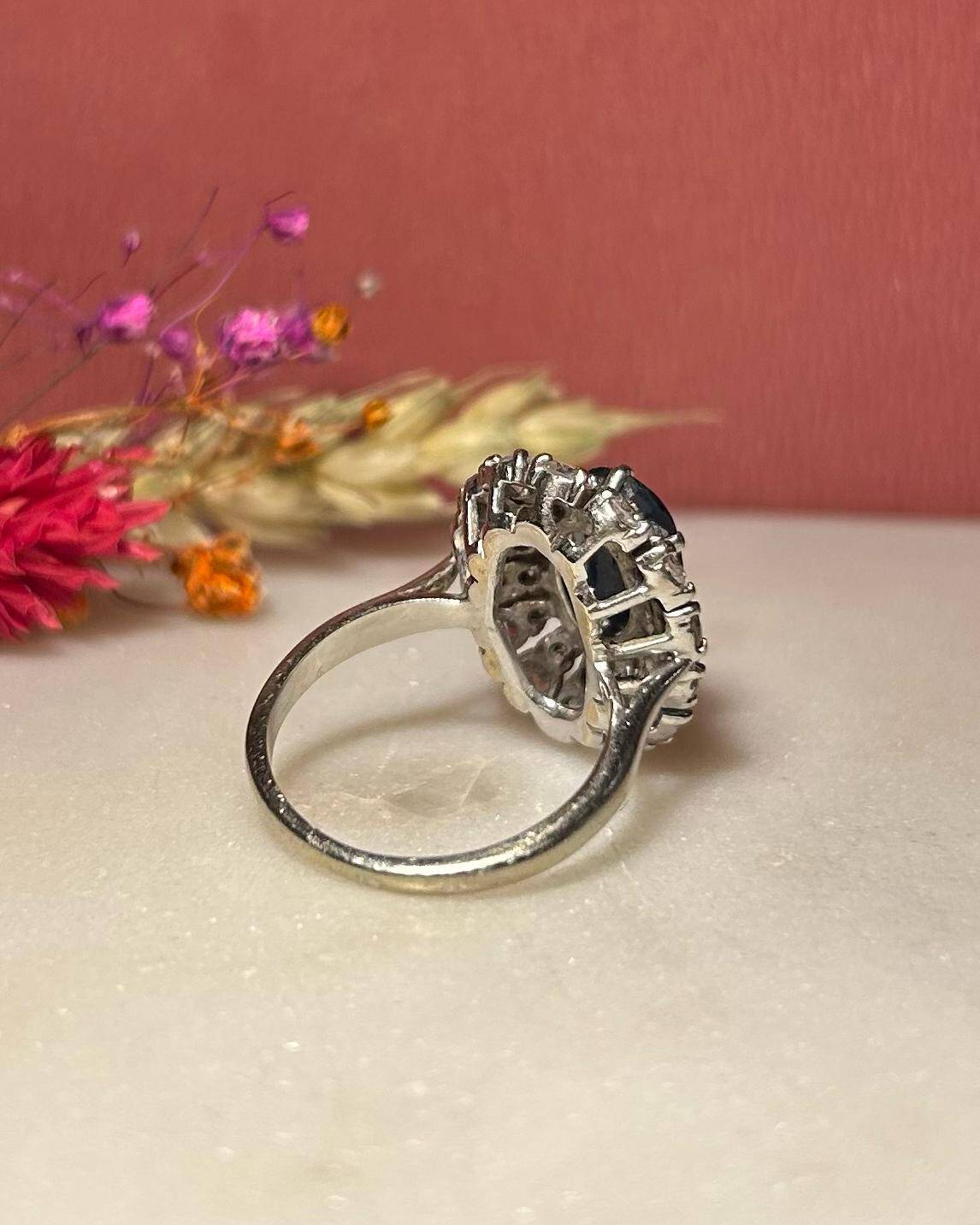 Bague Marguerite Saphir 2.60 Carats & Diamants "Suzanne" - Elliade Paris