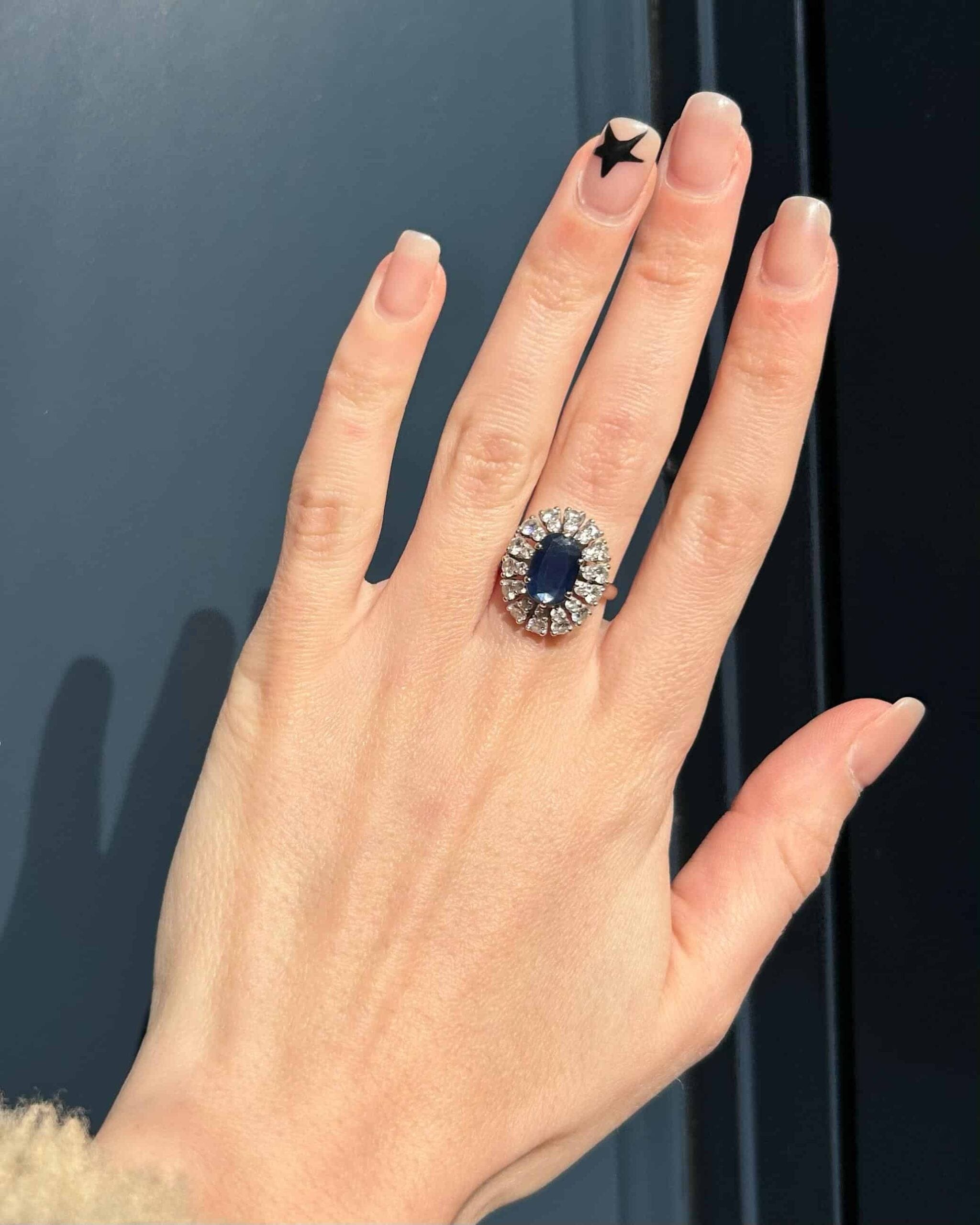 Bague Marguerite Saphir 2.60 Carats & Diamants "Suzanne" - Elliade Paris