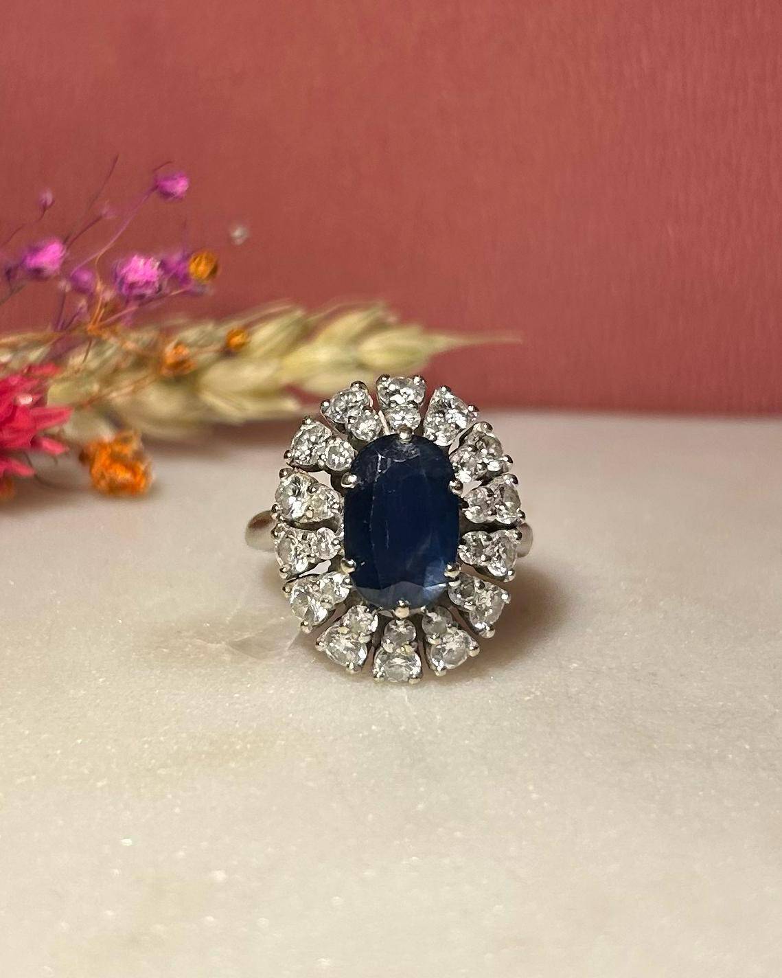 Bague Marguerite Saphir 2.60 Carats & Diamants "Suzanne" - Elliade Paris