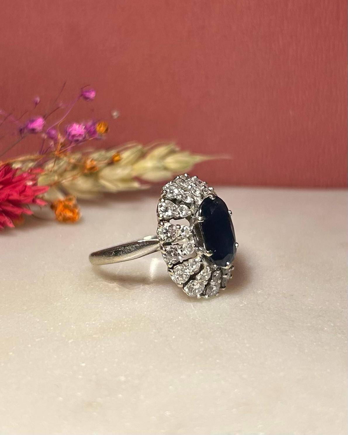 Bague Marguerite Saphir 2.60 Carats & Diamants "Suzanne" - Elliade Paris