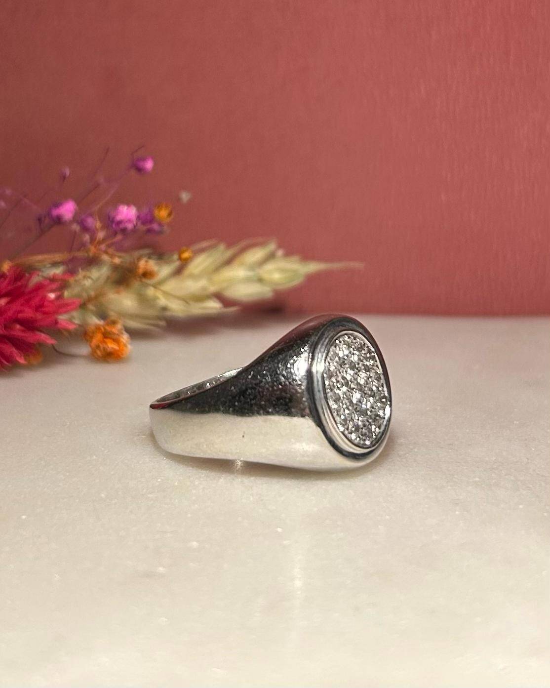 Anillo de sello vintage "Gabriella" con 19 diamantes