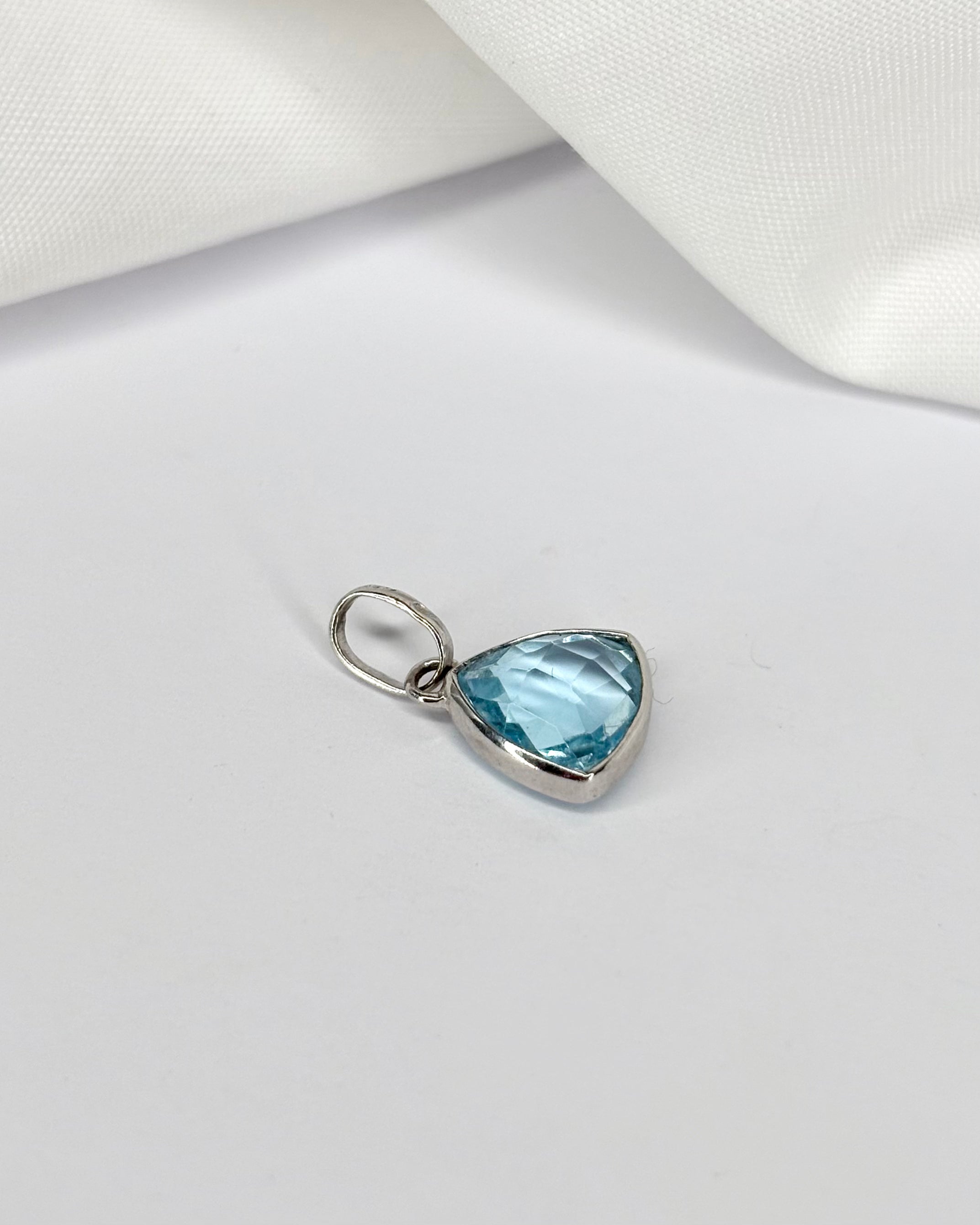 Topaz Pendant 2.10 carats "Tonia"