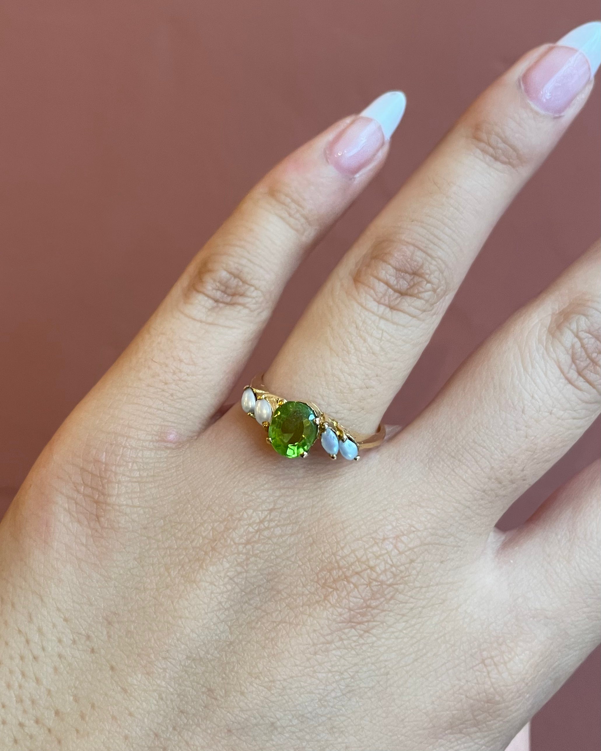 Bague Trilogie Péridot 1.25 carats & Perles nacre "Yuny"