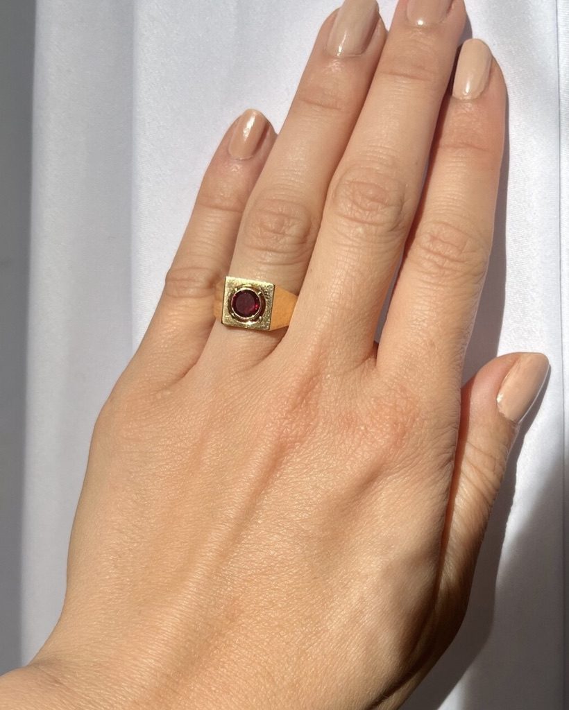 Bague chevalière vintage Grenat "Assia"