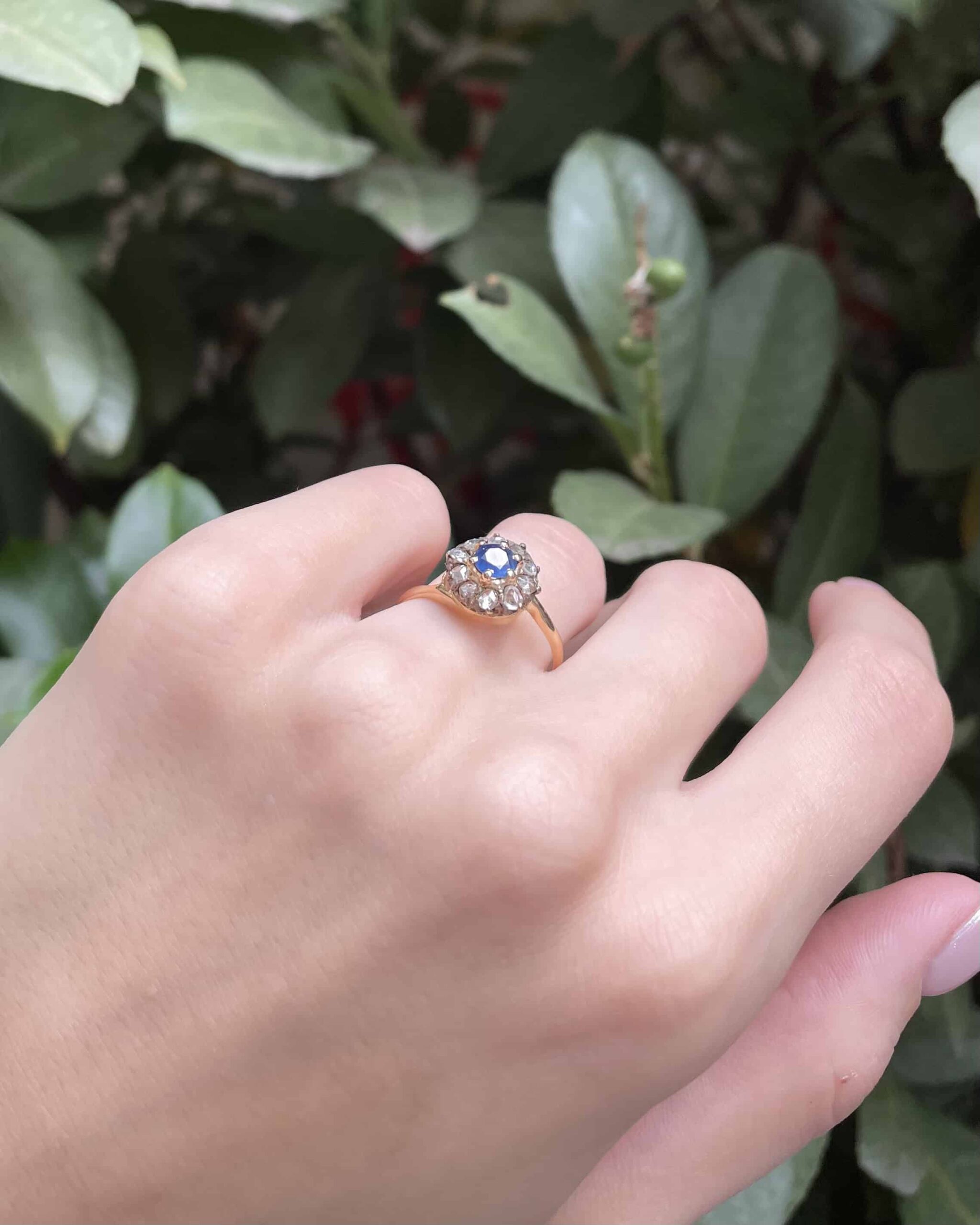 Bague Marguerite Saphir 0.40 carat & Diamants "Constantine"