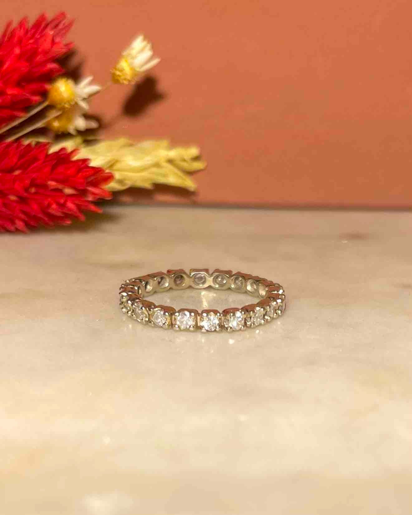 Anillo de bodas americano Brook con 20 diamantes de 0,60 quilates