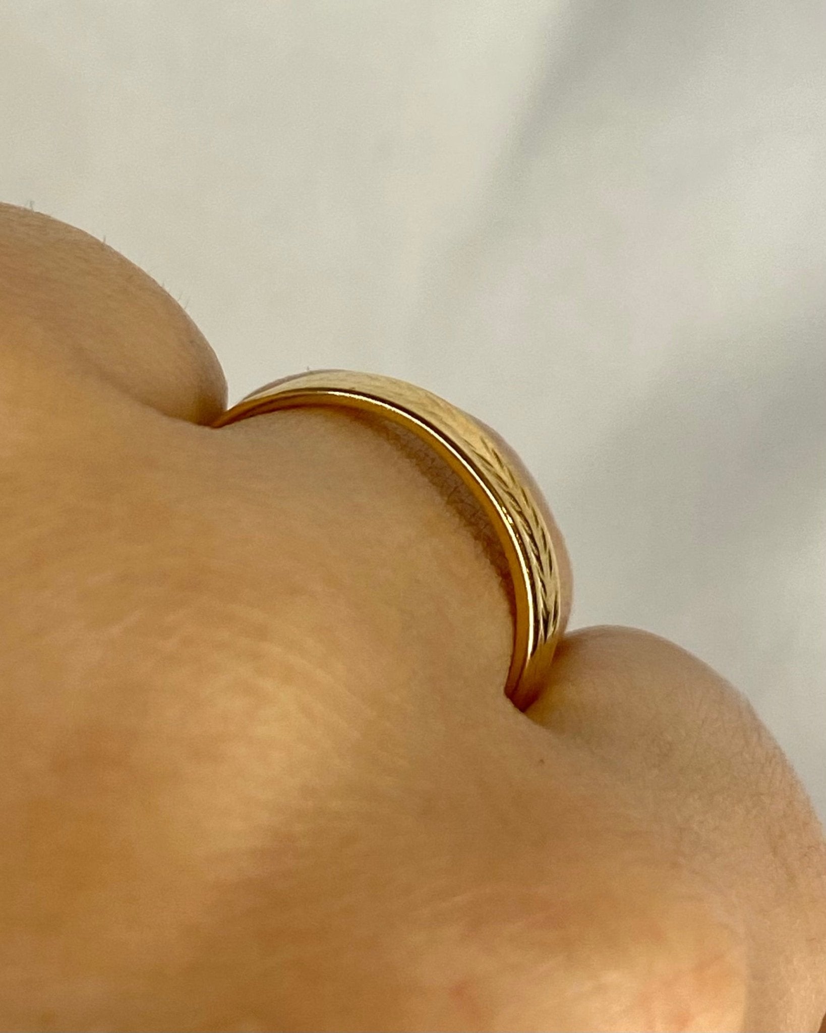 Alliance Ciselée Or Jaune "Antonia" - Elliade Paris