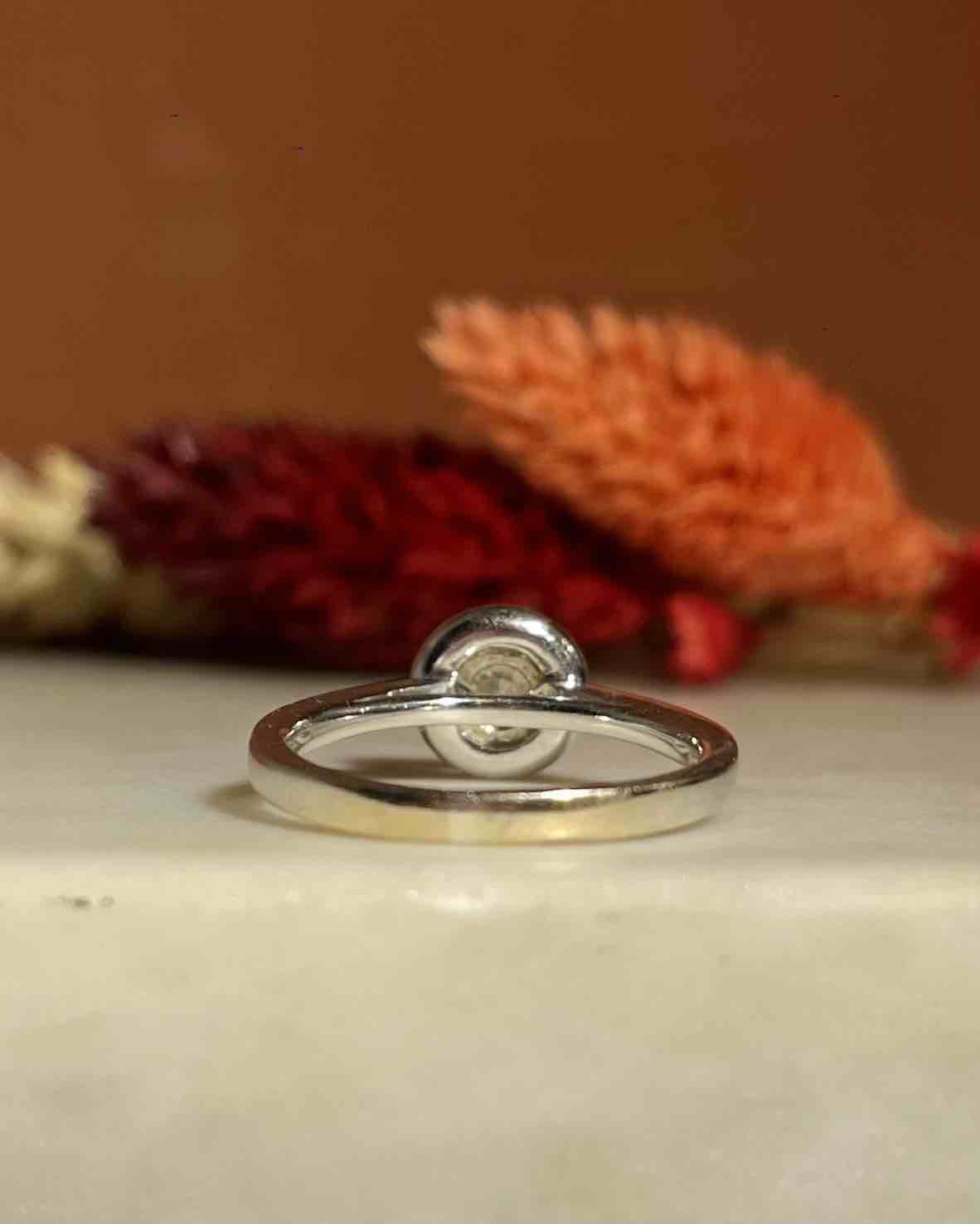 Anillo estilo Art Déco con 28 diamantes "Valencia"