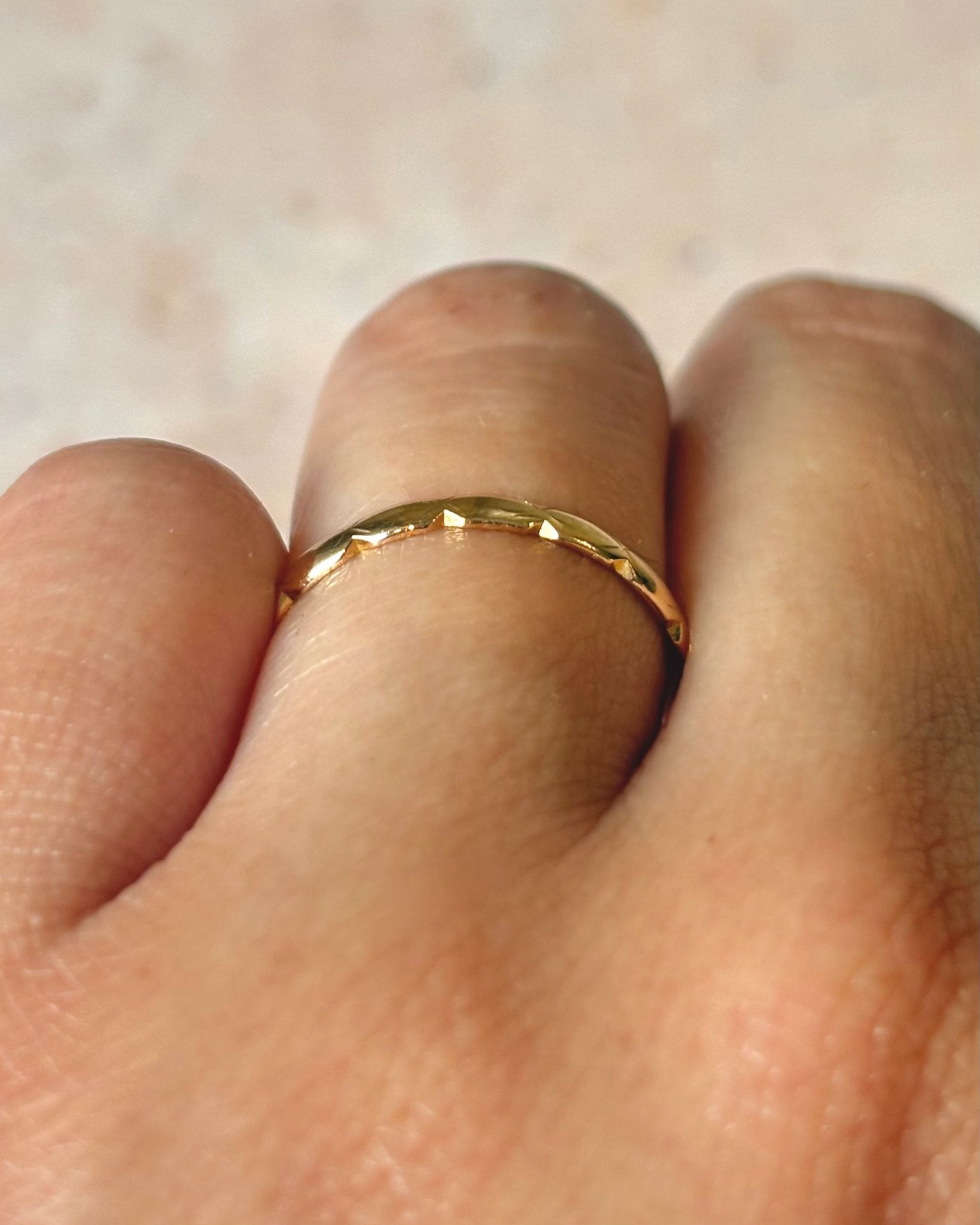 Alliance Or Jaune 18 carats 2 mm "Lara" - Elliade Paris