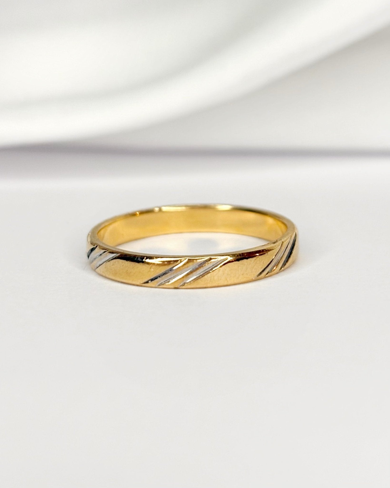 Alliance Or jaune 18 carats 2.66g "Minaé" - Elliade Paris