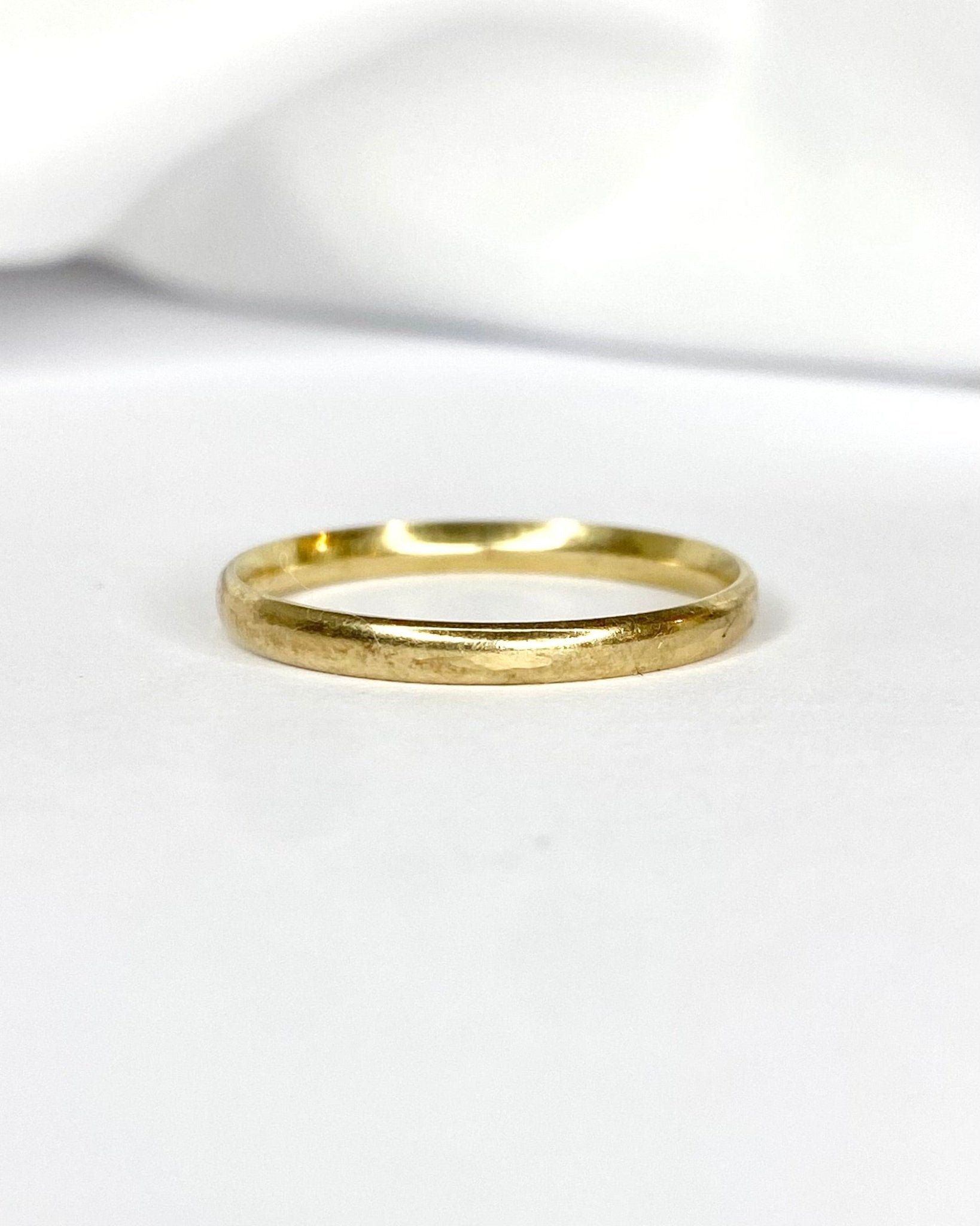 Alliance Or Jaune 18 carats 2mm "Domi" - Elliade Paris