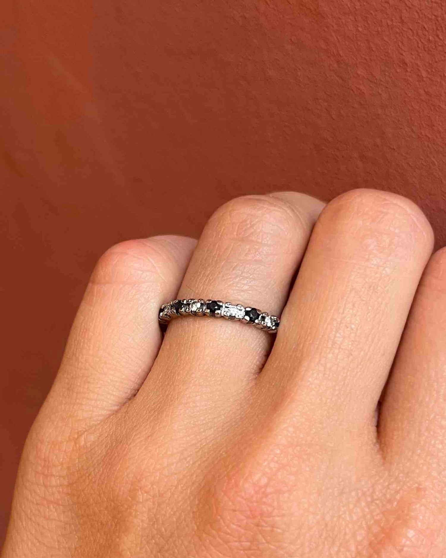 Alianza de bodas "Galia" de zafiro americano y diamantes