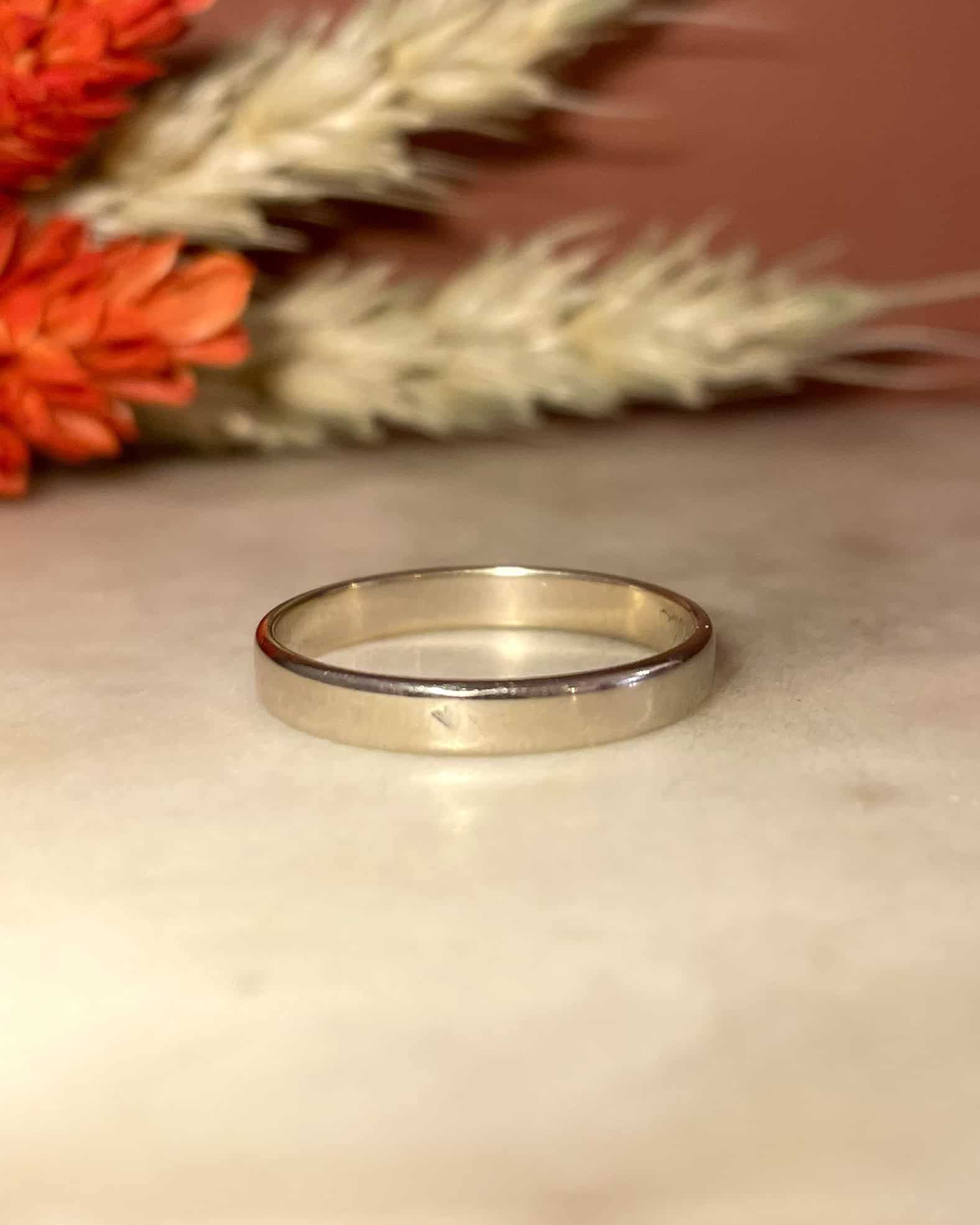 Vintage Gray Gold Wedding Ring “Méven”