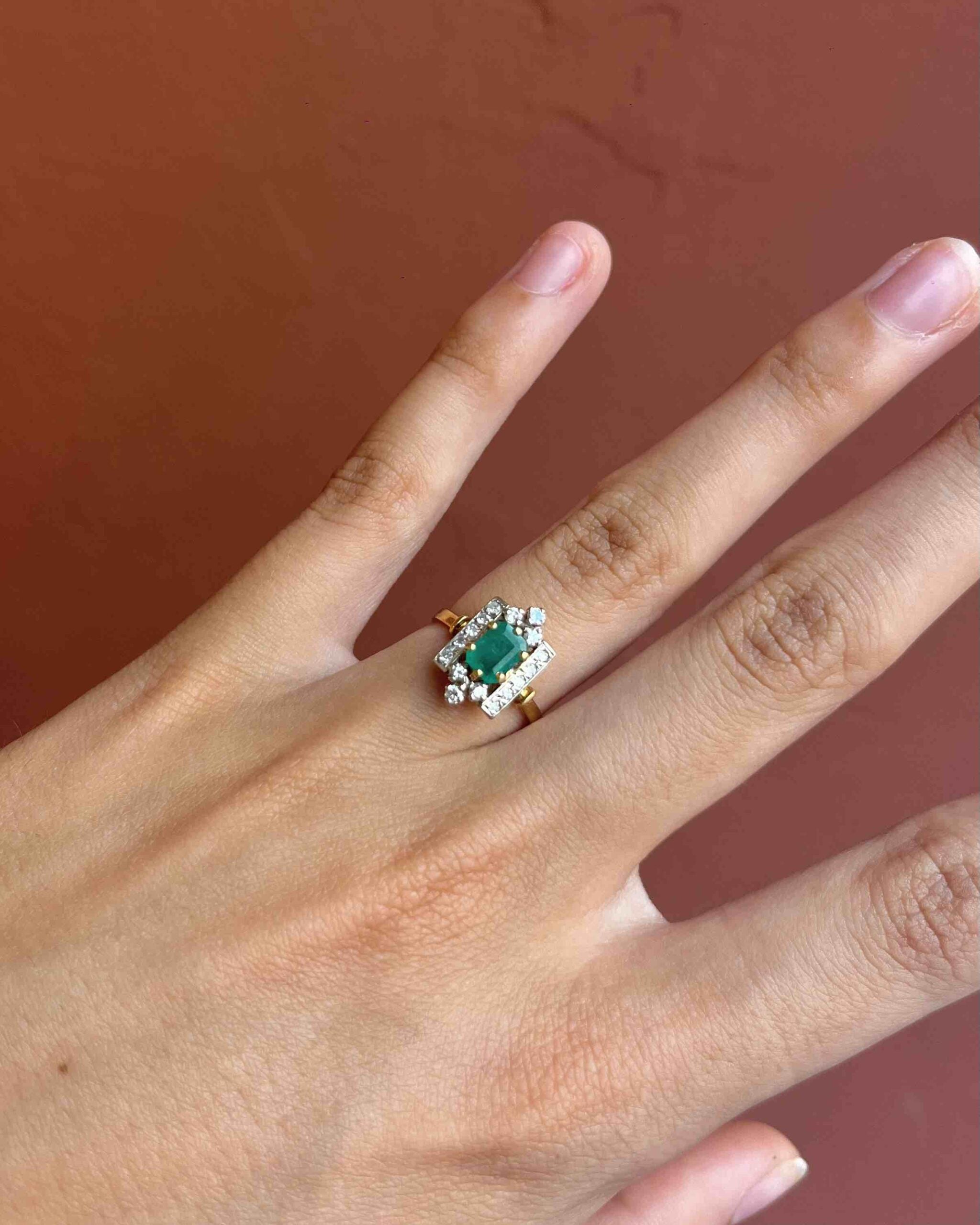 Bague style Art-Déco émeraude & diamants "Victoire"