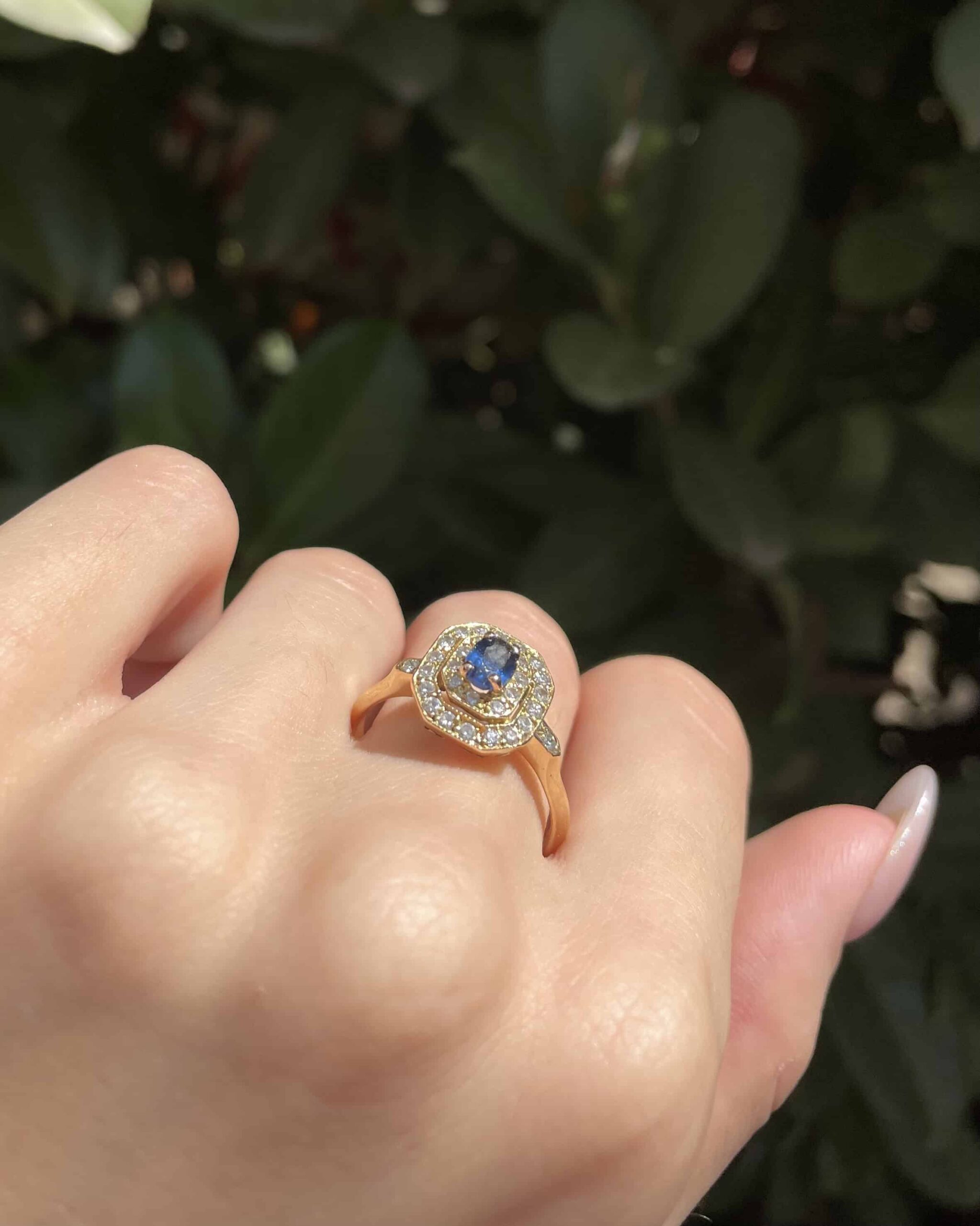 Bague Style Art-Déco Saphir & 30 Diamants "Lobanova"