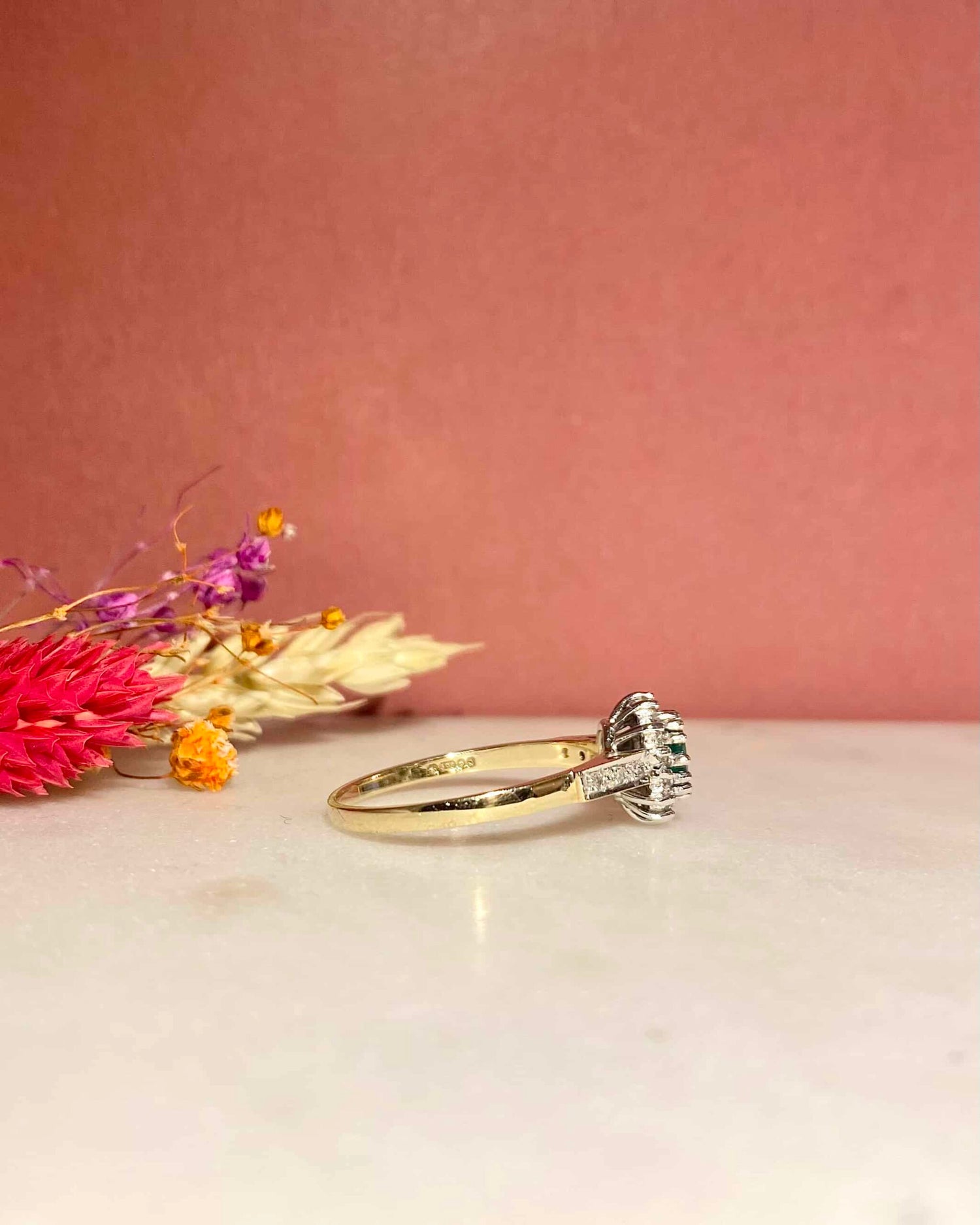 Anillo "Jolene" con margaritas de esmeralda y diamantes
