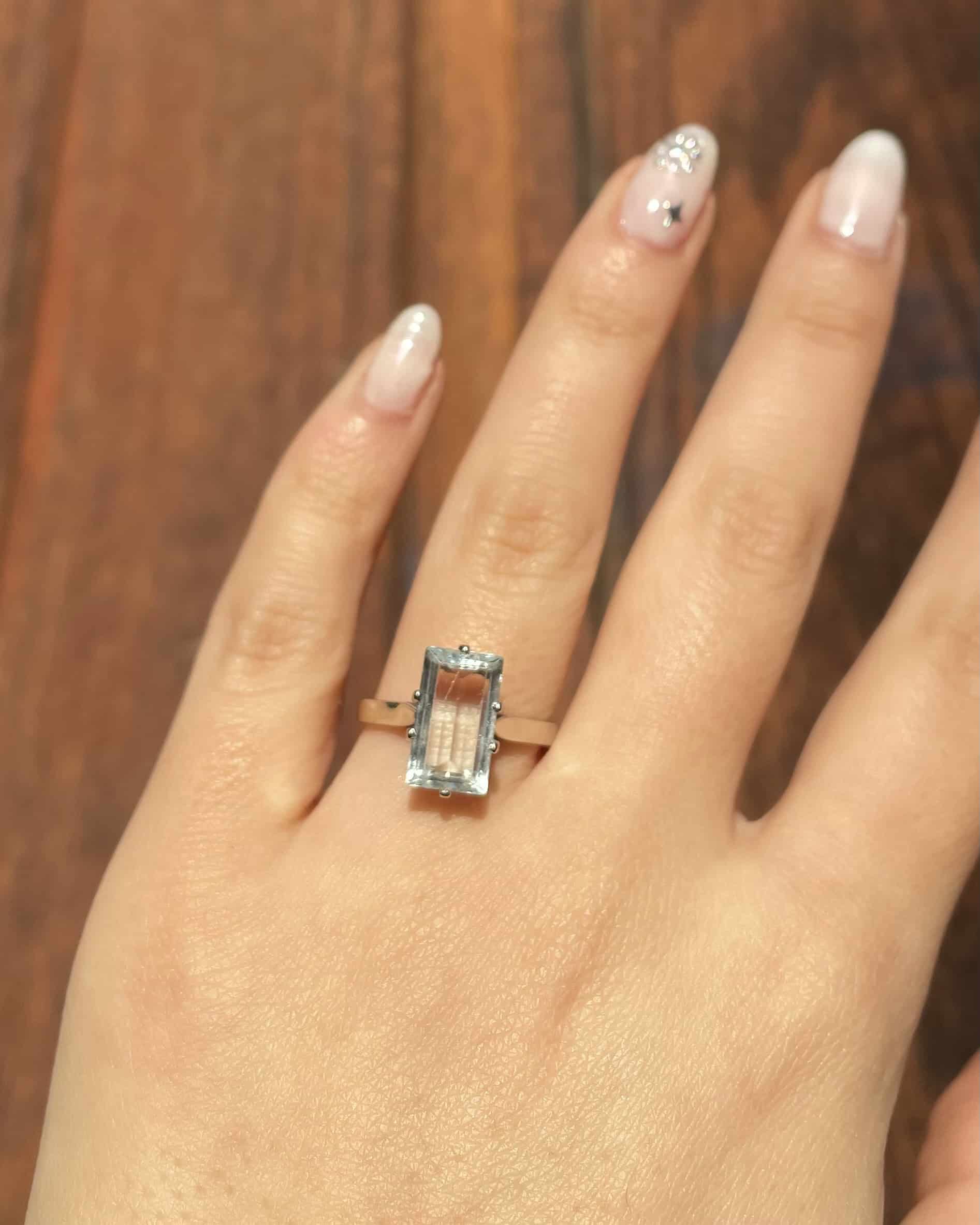 Anillo de cóctel "Léa" con aguamarina de 2,45 quilates