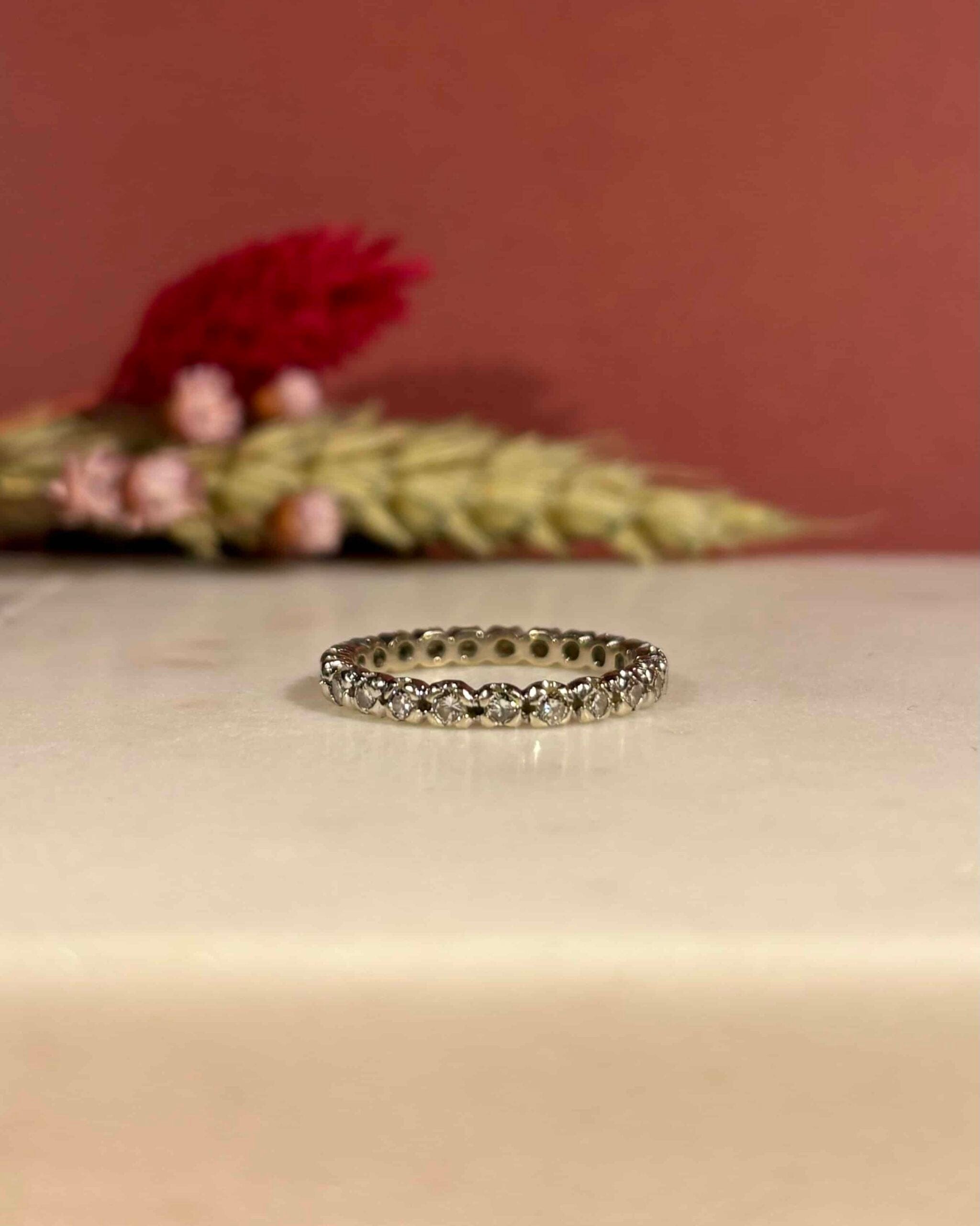 Alianza de boda americana con 23 diamantes de 0,46 quilates "Anya"