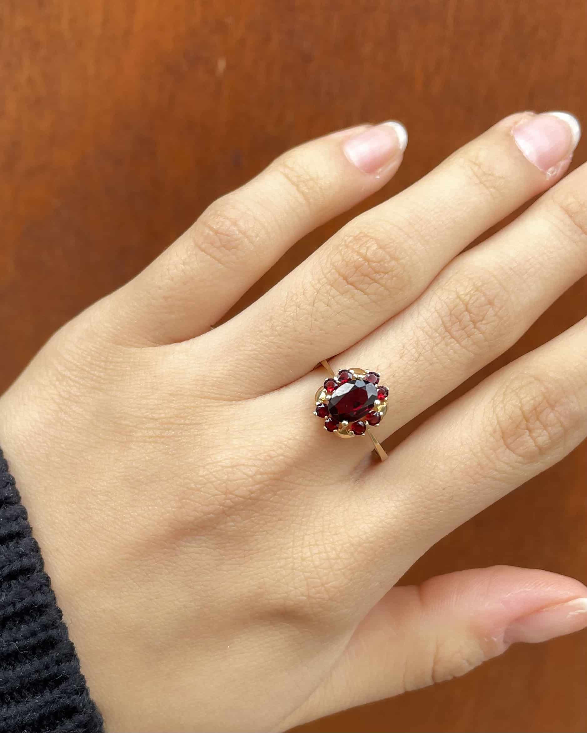 Bague Marguerite Grenats 1.50 carat "Ezra"