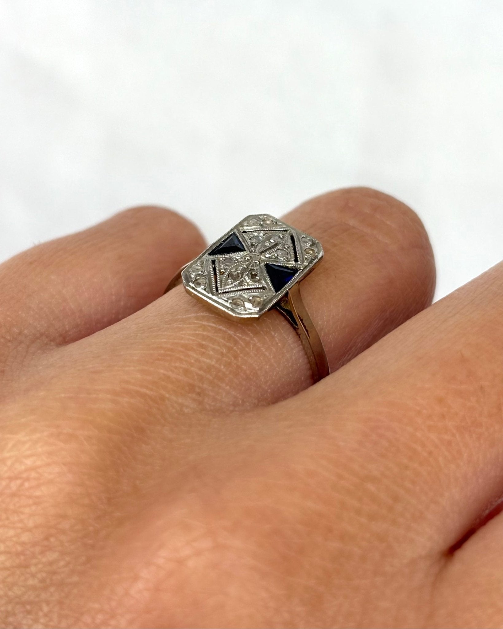 Bague Art Déco 2 Saphirs & 15 Diamants "Zélie" - Elliade Paris