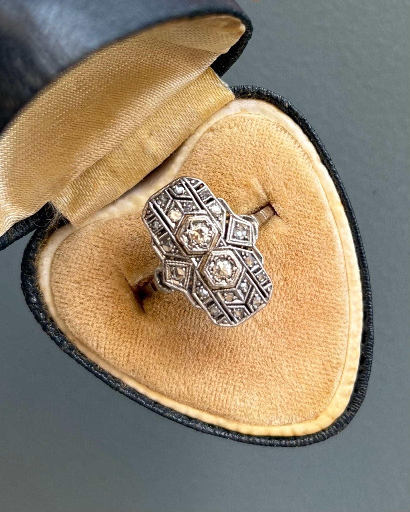 Bague Art - Déco 20 Diamants "Roumi" - Elliade Paris