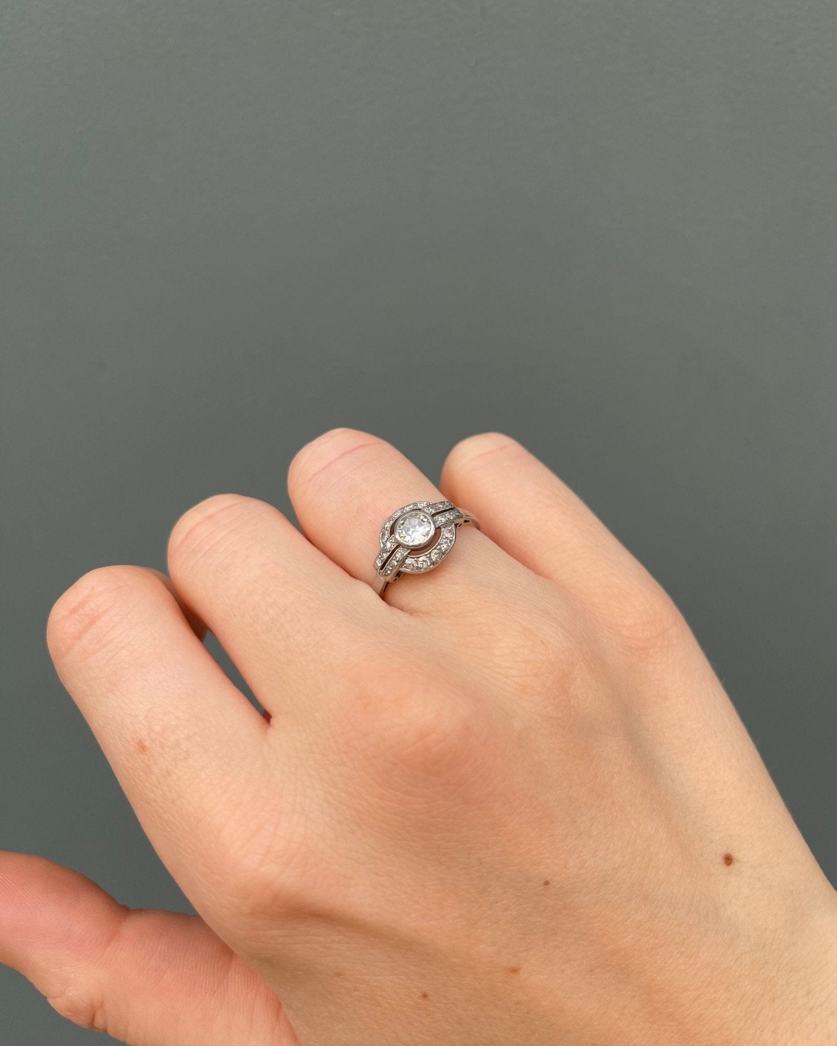 Bague Art - Déco 23 Diamants 0.87 carat "Inaya" - Elliade Paris