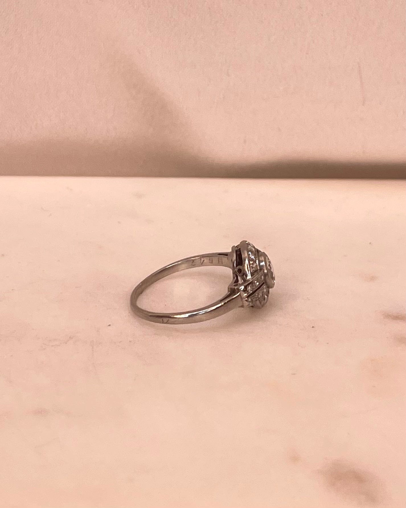 Bague Art - Déco 23 Diamants 0.87 carat "Inaya" - Elliade Paris