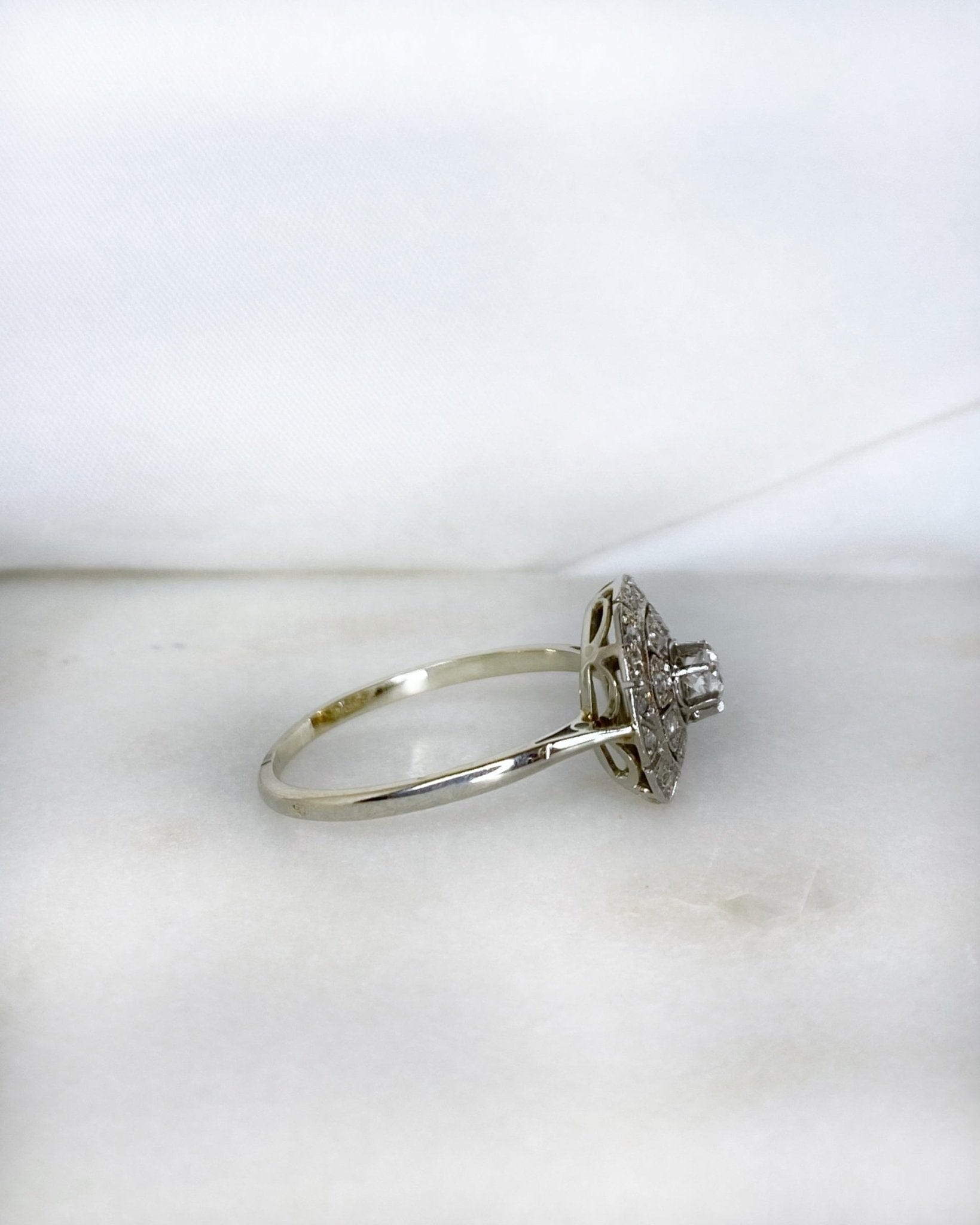 Bague Art - Déco 25 Diamants 0.34 carat "Aziel" - Elliade Paris