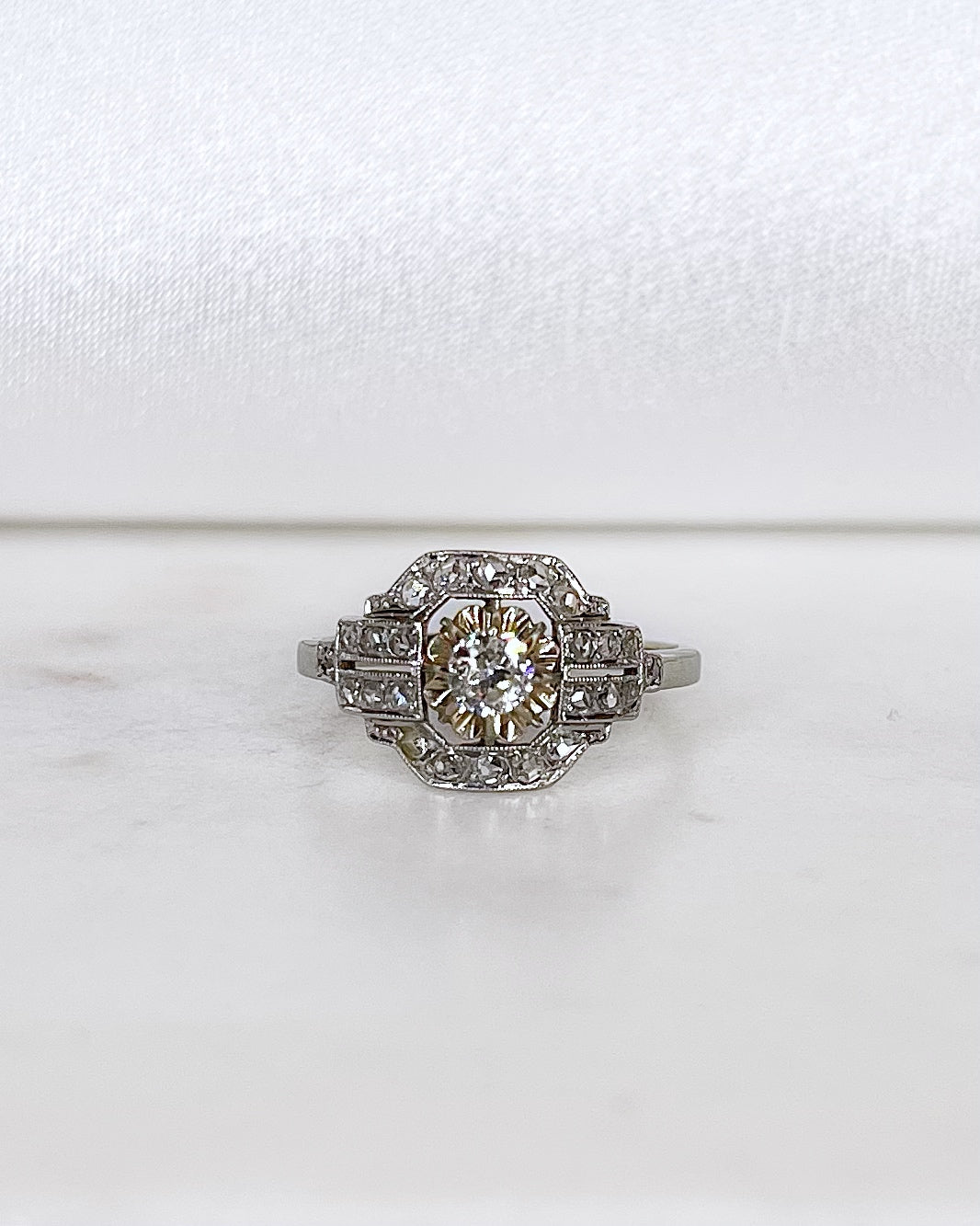 Bague Art - Déco 25 Diamants "Vényra" - Elliade Paris
