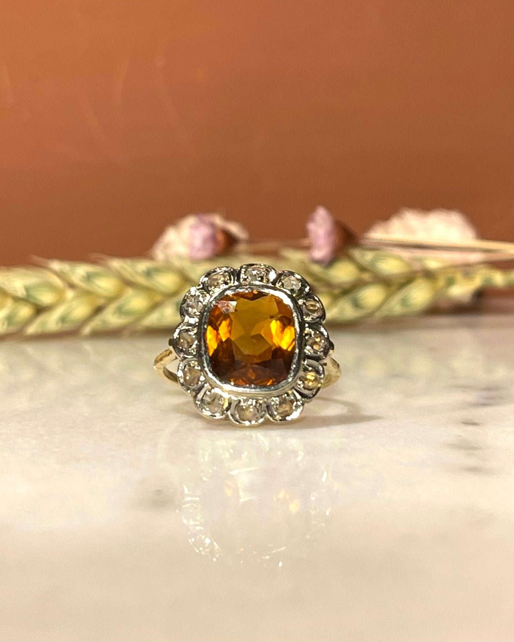 Bague Art - Déco Citrine 2.50 Carats & 12 Diamants "Meryl" - Elliade Paris