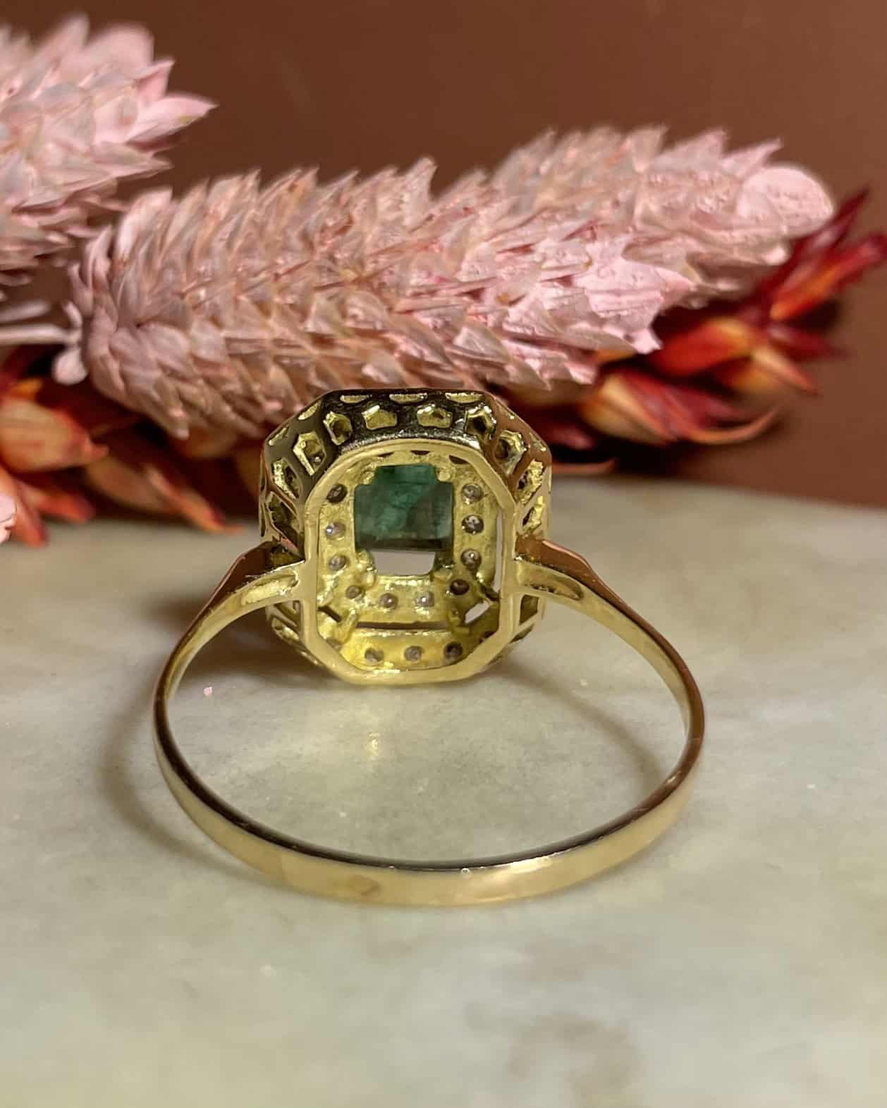 Anillo Art Déco "Mayze" de 1 quilate con esmeralda y 38 diamantes