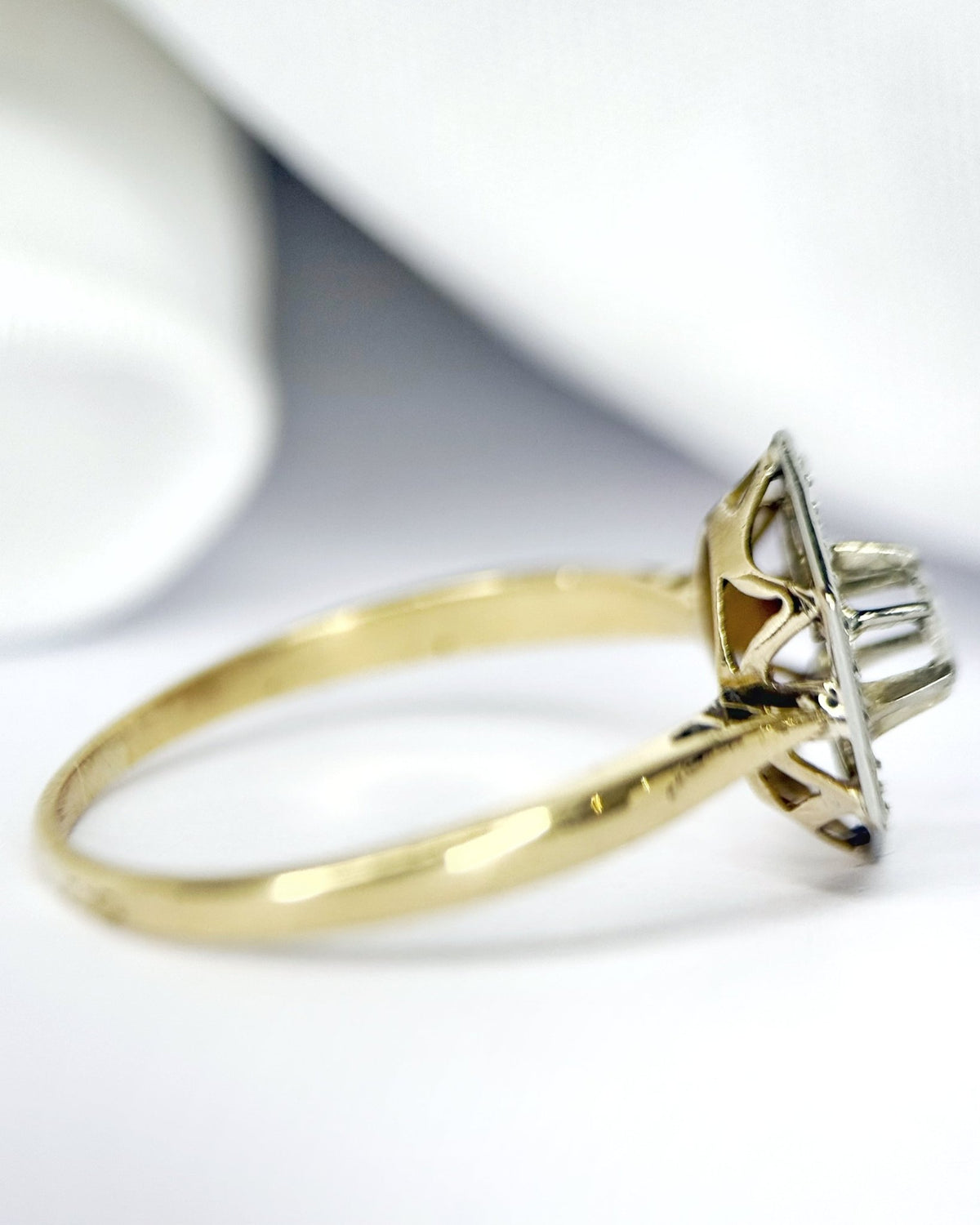 Bague Art-Déco Diamant & Or "Barbara" - Elliade Paris