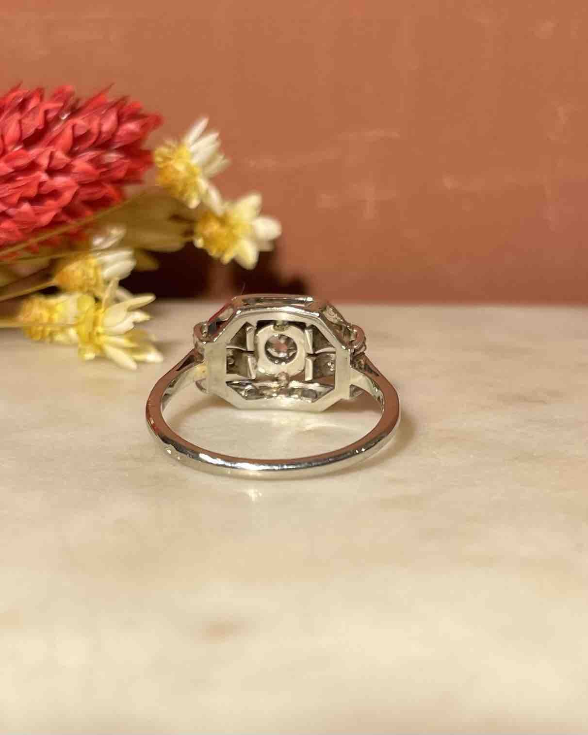 Art Deco Ring 17 Diamonds "Genevive"