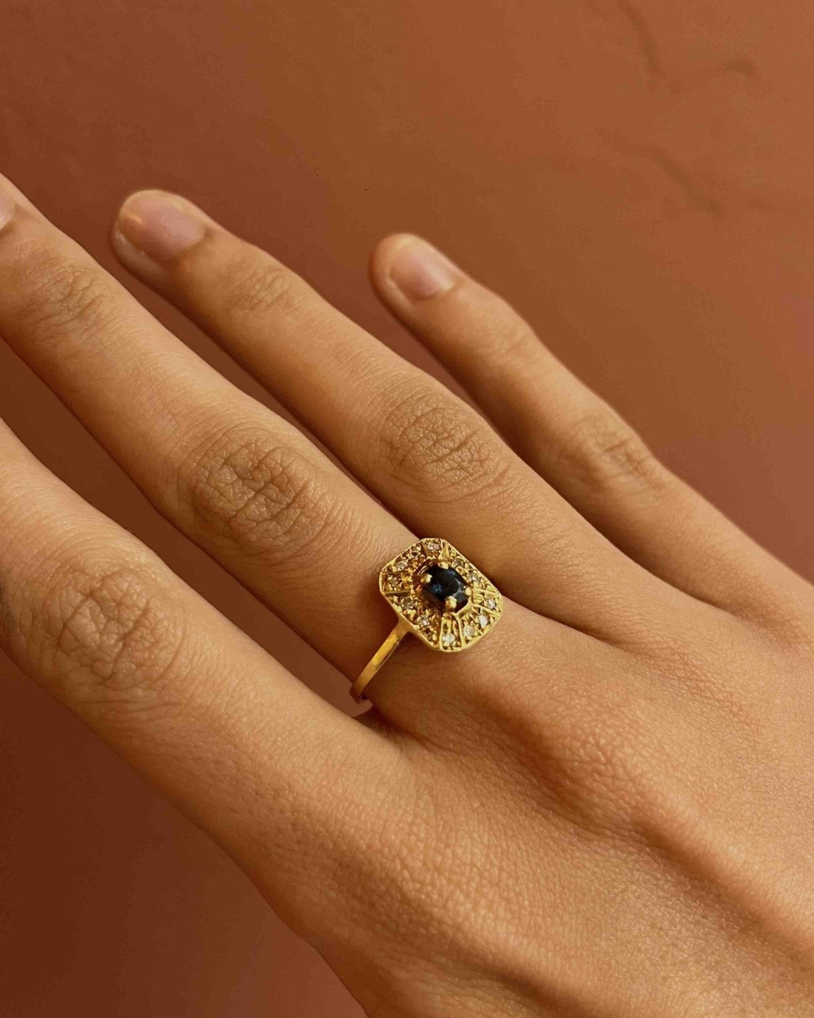 Bague Art - déco Diamants & Saphir "Veronika" - Elliade Paris